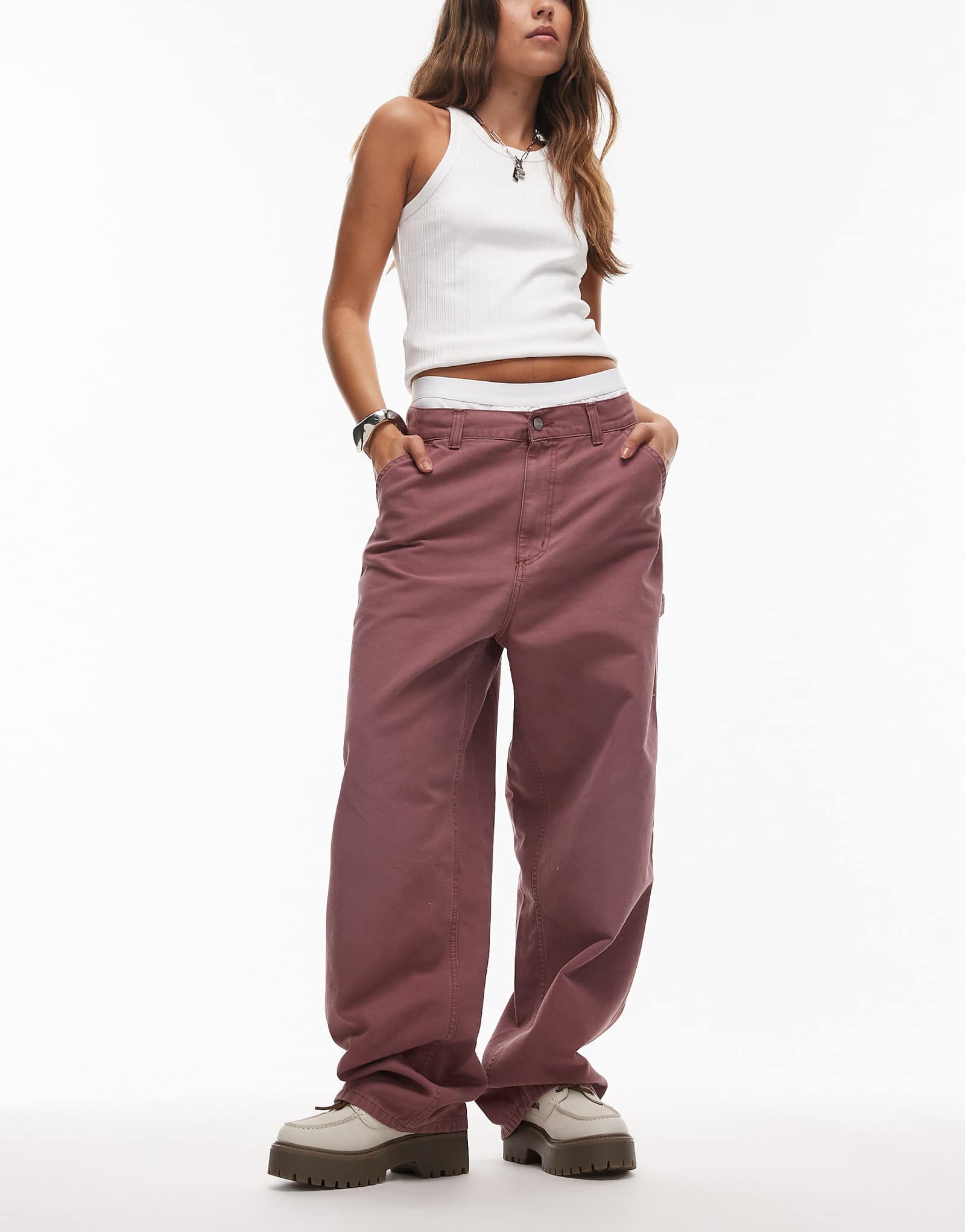 Джинсы свободного кроя до колена Carhartt WIP brandon пыльно-розового цвета 38390₽