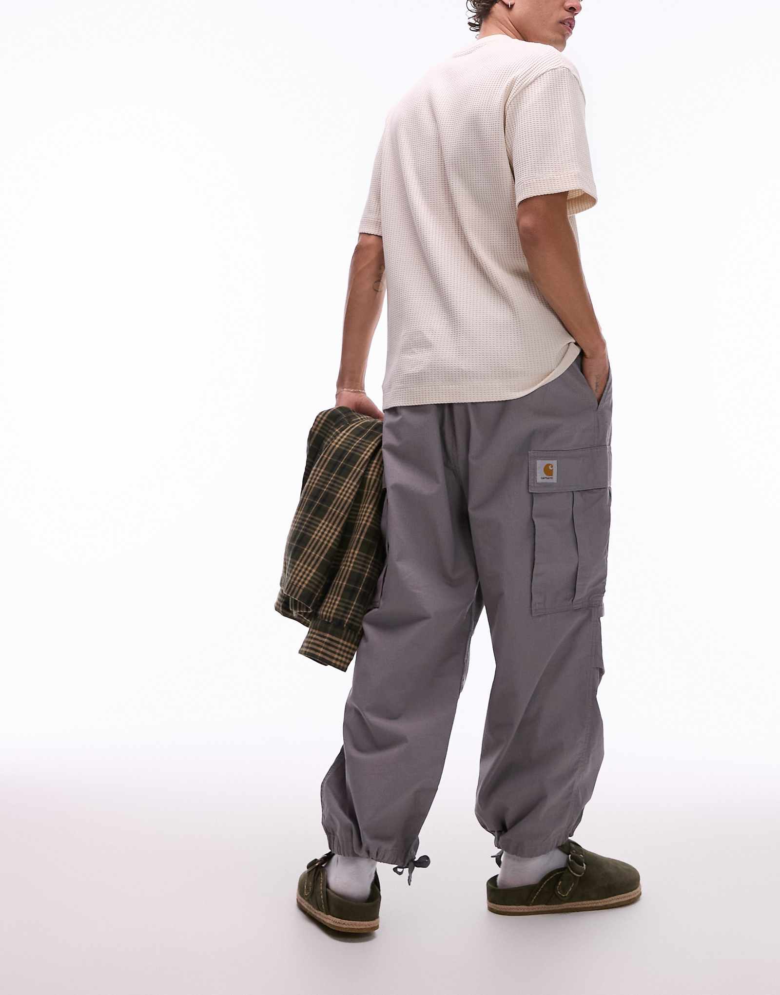 Брюки-карго Carhartt WIP jet серого цвета