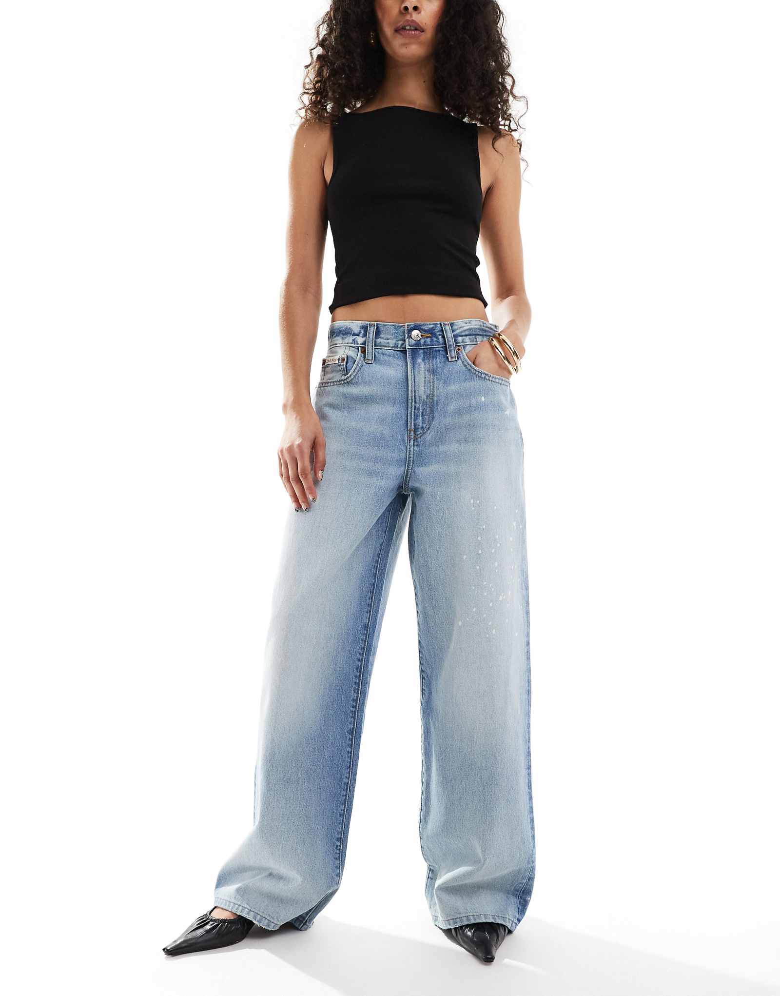 Джинсы Calvin Klein Jeans с широкими штанинами и принтом в виде брызг после кислотной стирки 22990₽