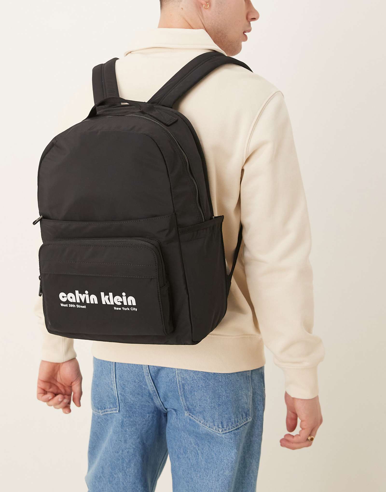 Рюкзак с ретро-логотипом Calvin Klein Jeans черного цвета 23490₽