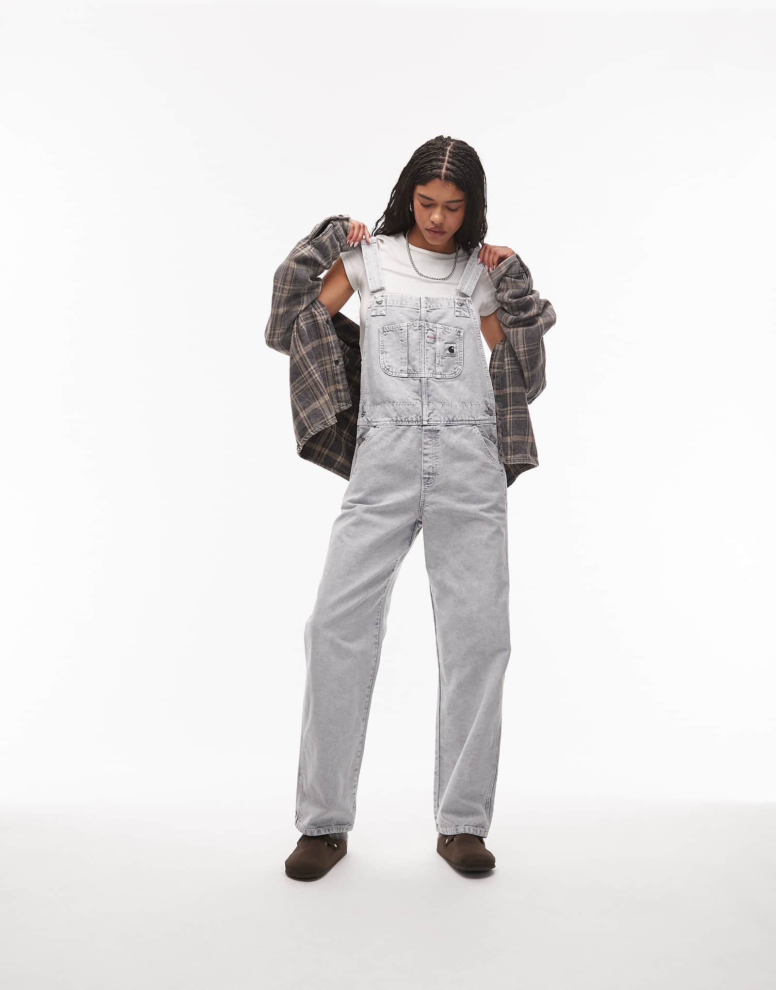 Джинсовый полукомбинезон Carhartt WIP с прямыми штанинами серого цвета для стирки 50590₽