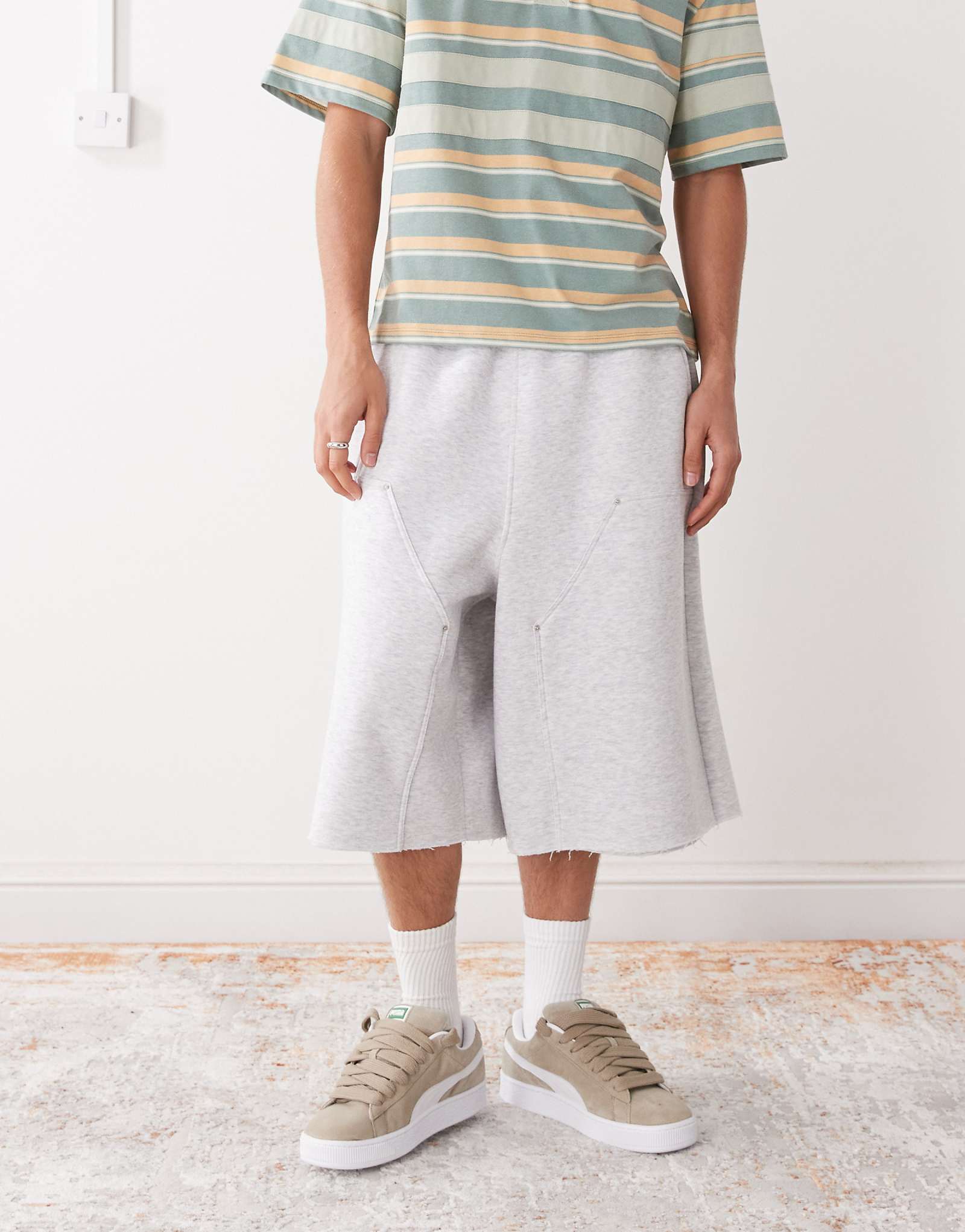 Шорты из джерси для конькобежцев COLLUSION вересково-серого цвета с отделкой по колено 9190₽