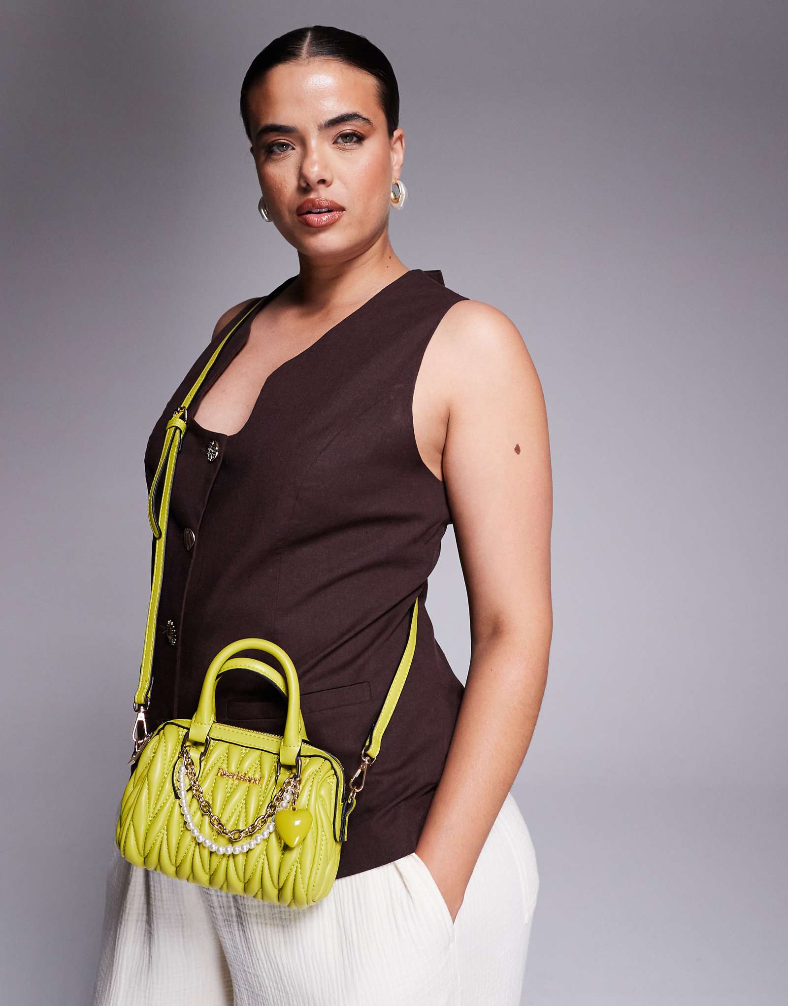 Мини-сумка River Island с рюшами цвета лайма 12290₽