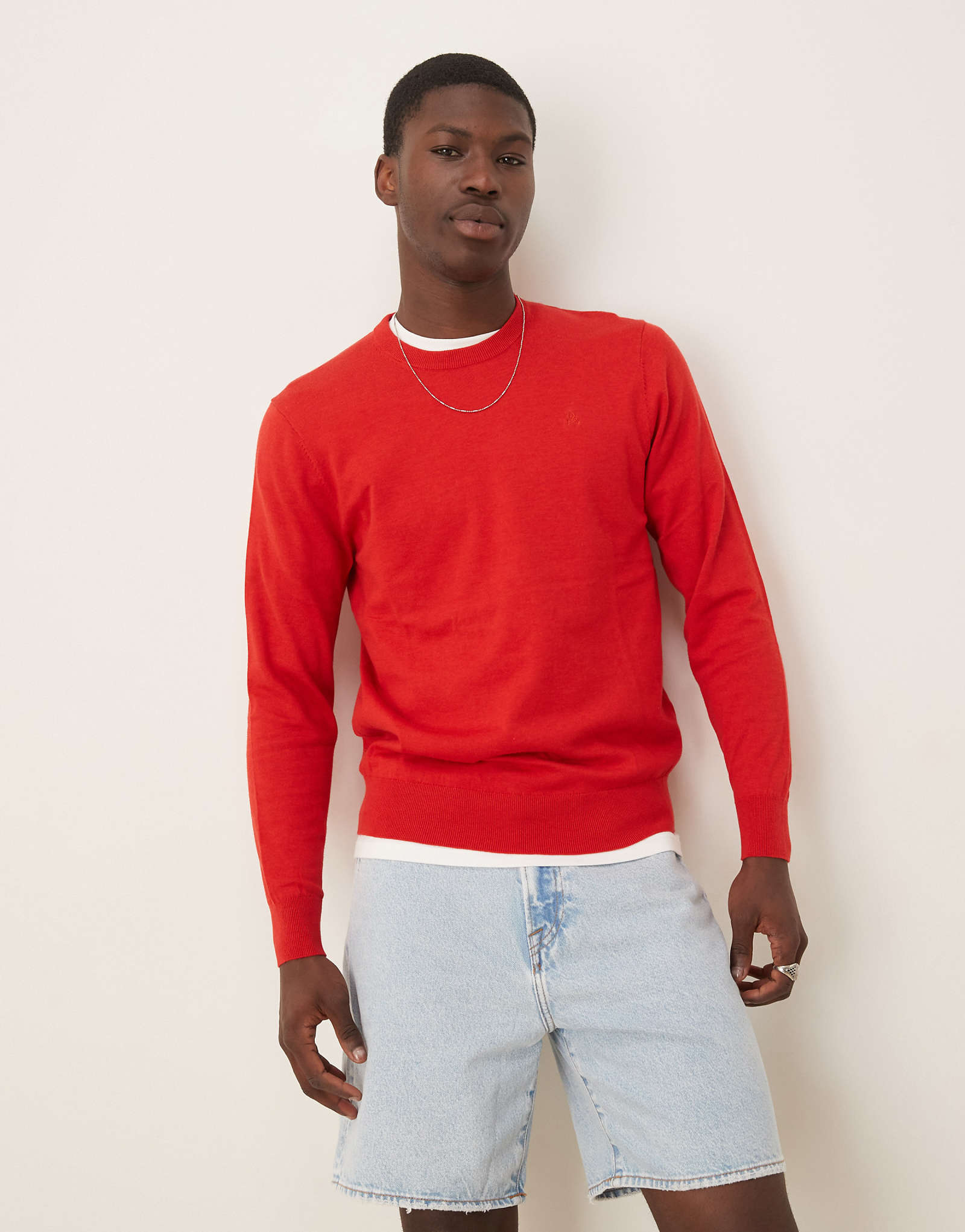 Красный вязаный свитер с круглым вырезом и черепами скальперов 9790₽