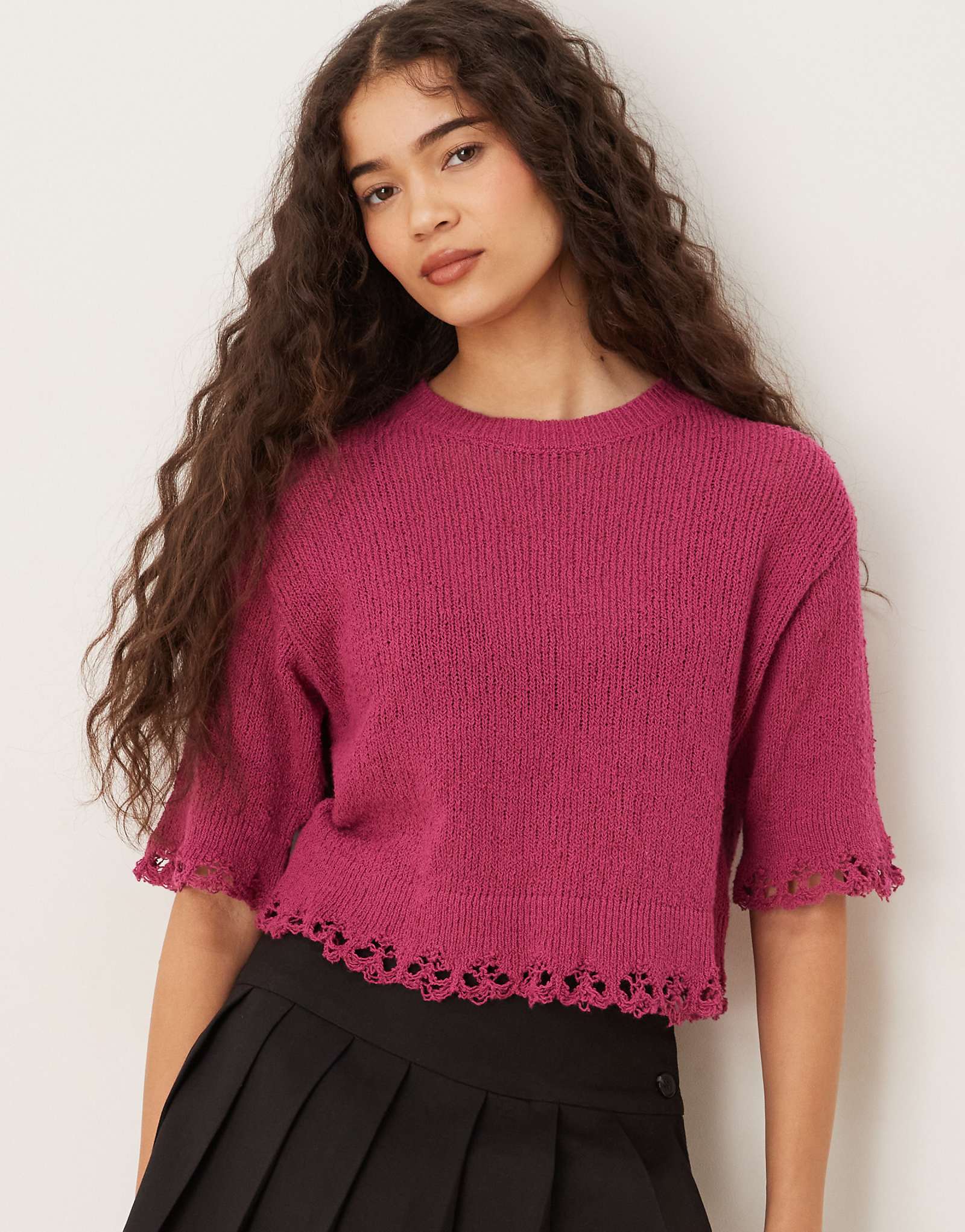 Укороченный свитер с черепахой Scalpers в Буганвиле 11490₽