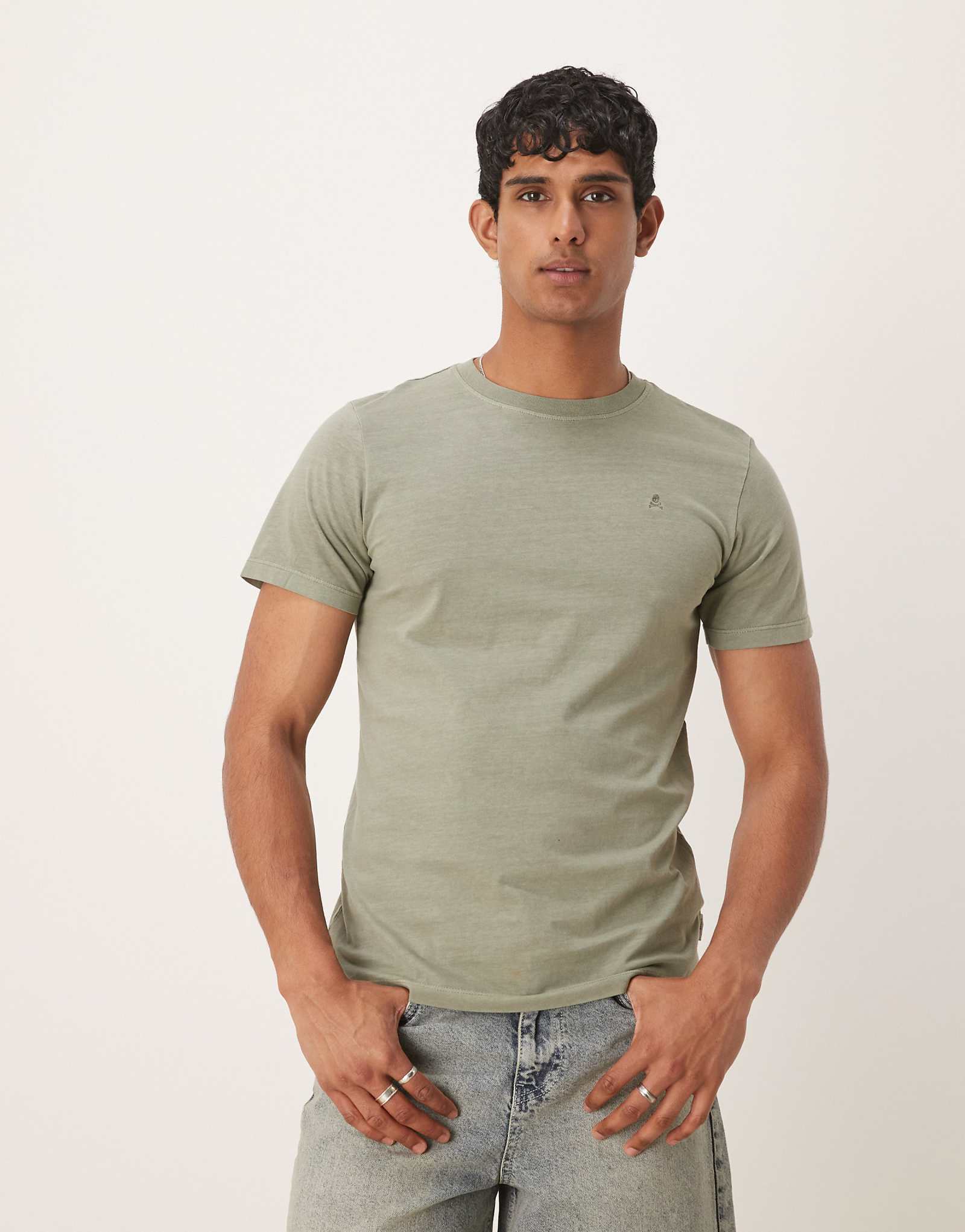 Футболка с черепом Скальперы зеленого цвета хаки 7490₽