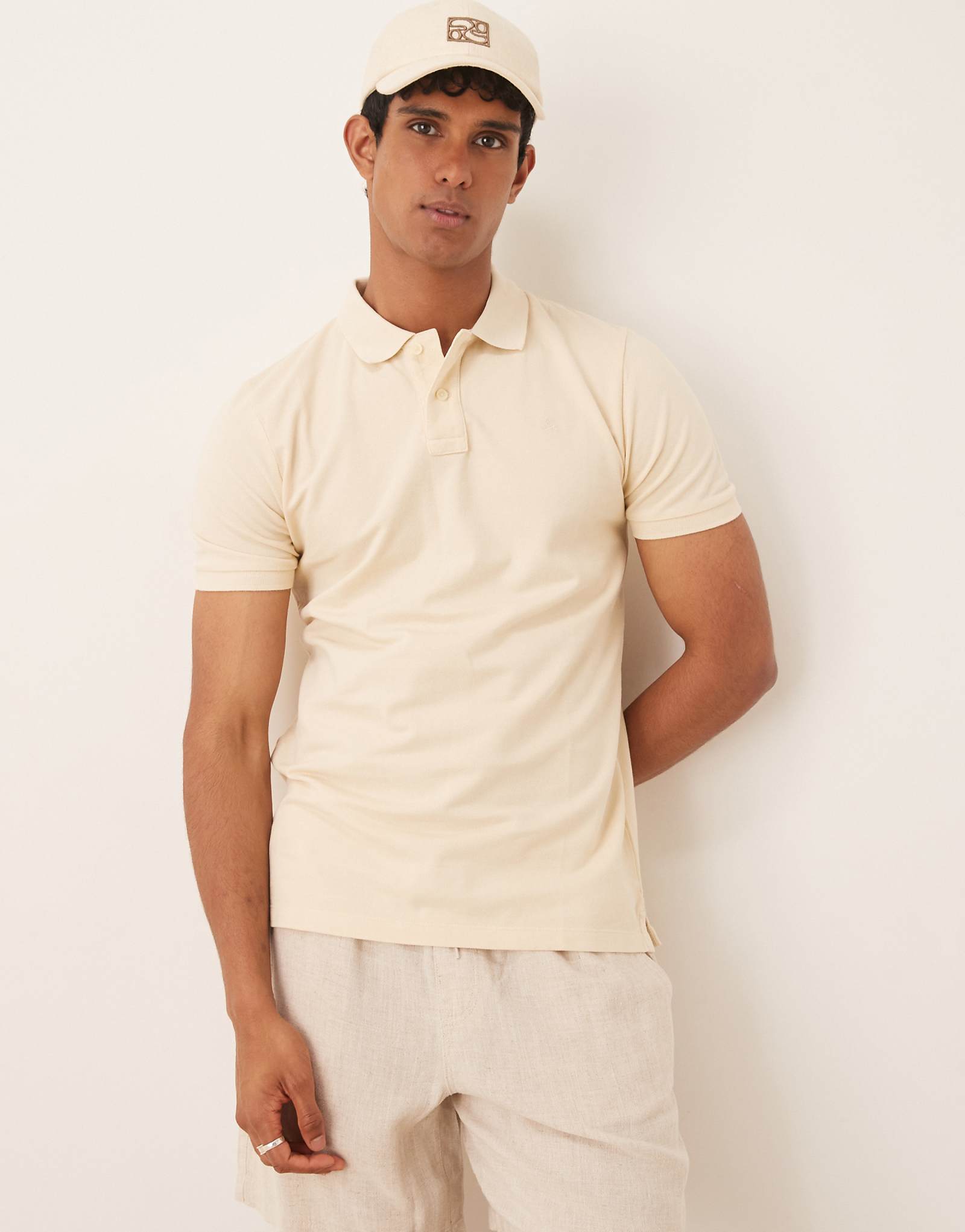 Базовая рубашка-поло Scalpers ii бежевого цвета 12390₽