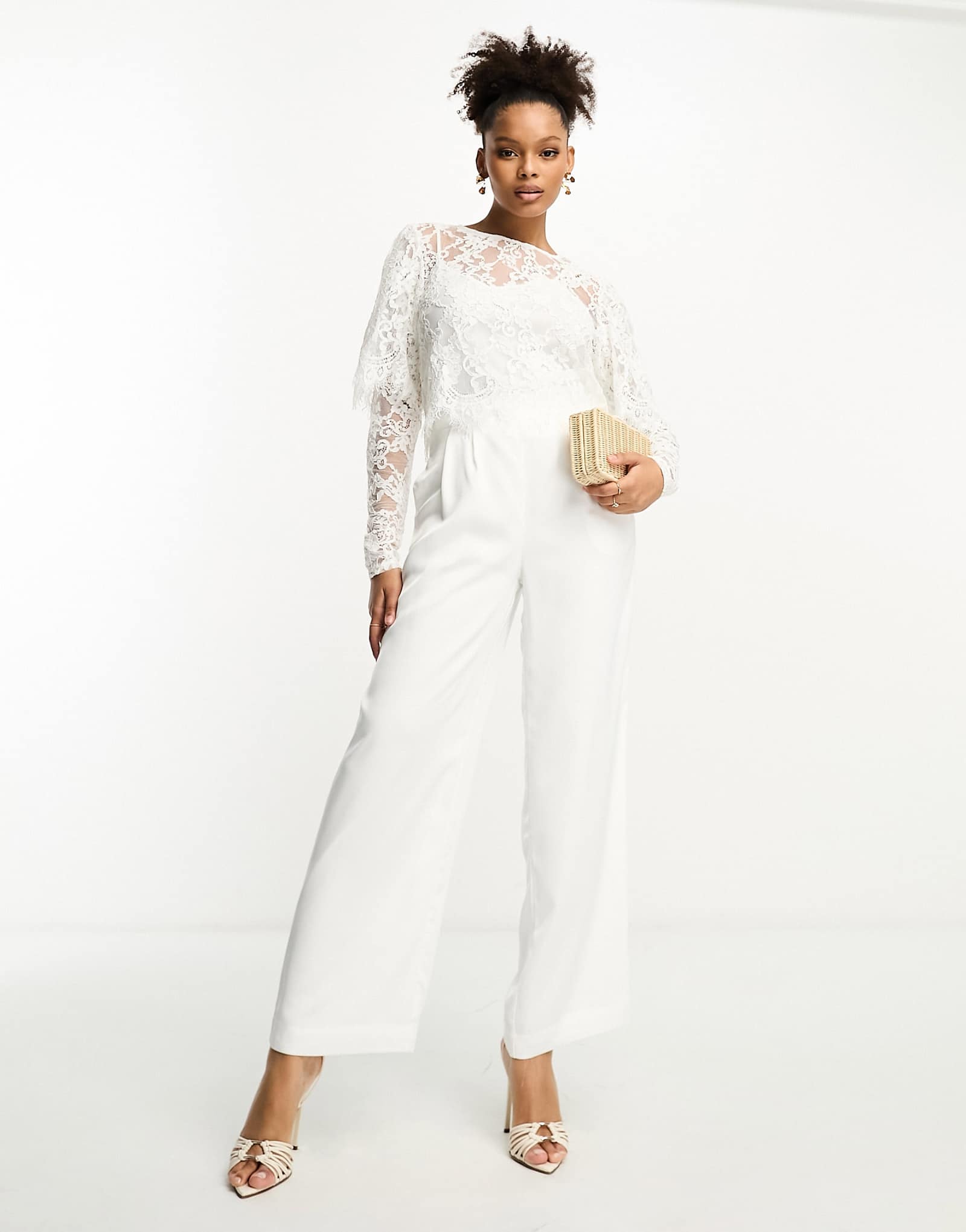 Широкие брюки для новобрачных от Vila белого цвета сшитые на заказ 18390₽