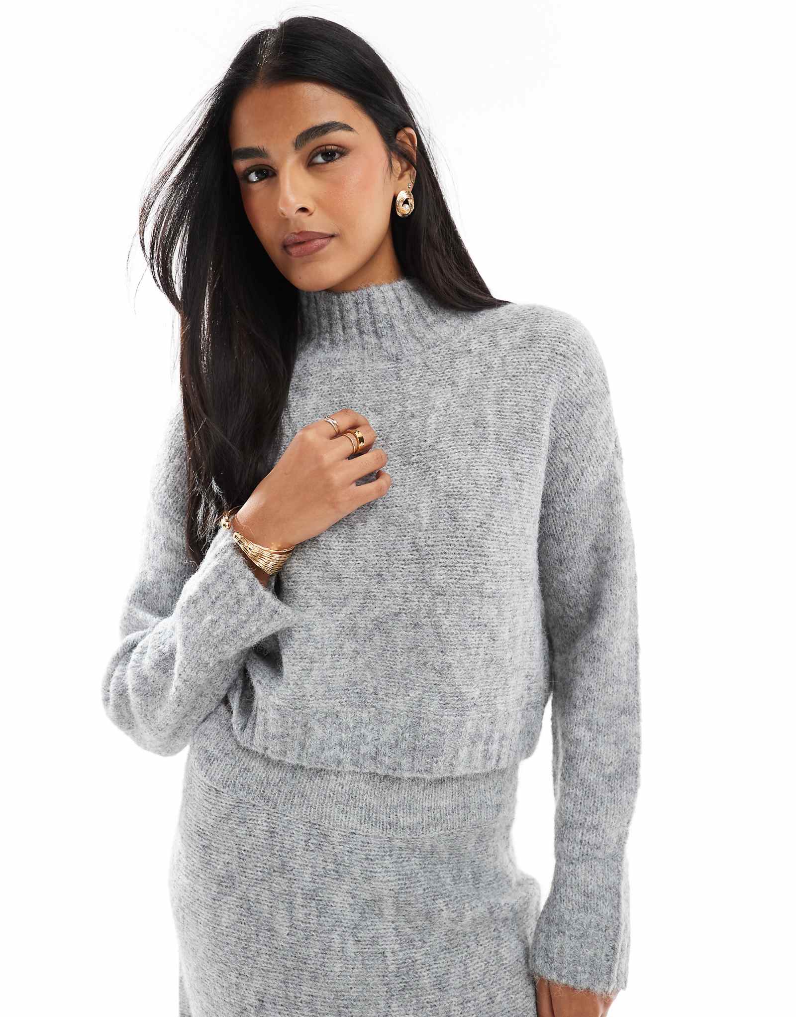 Облегающий свитер с круглым вырезом Vero Moda Aware светло-серого меланжевого цвета - часть комплекта 11890₽