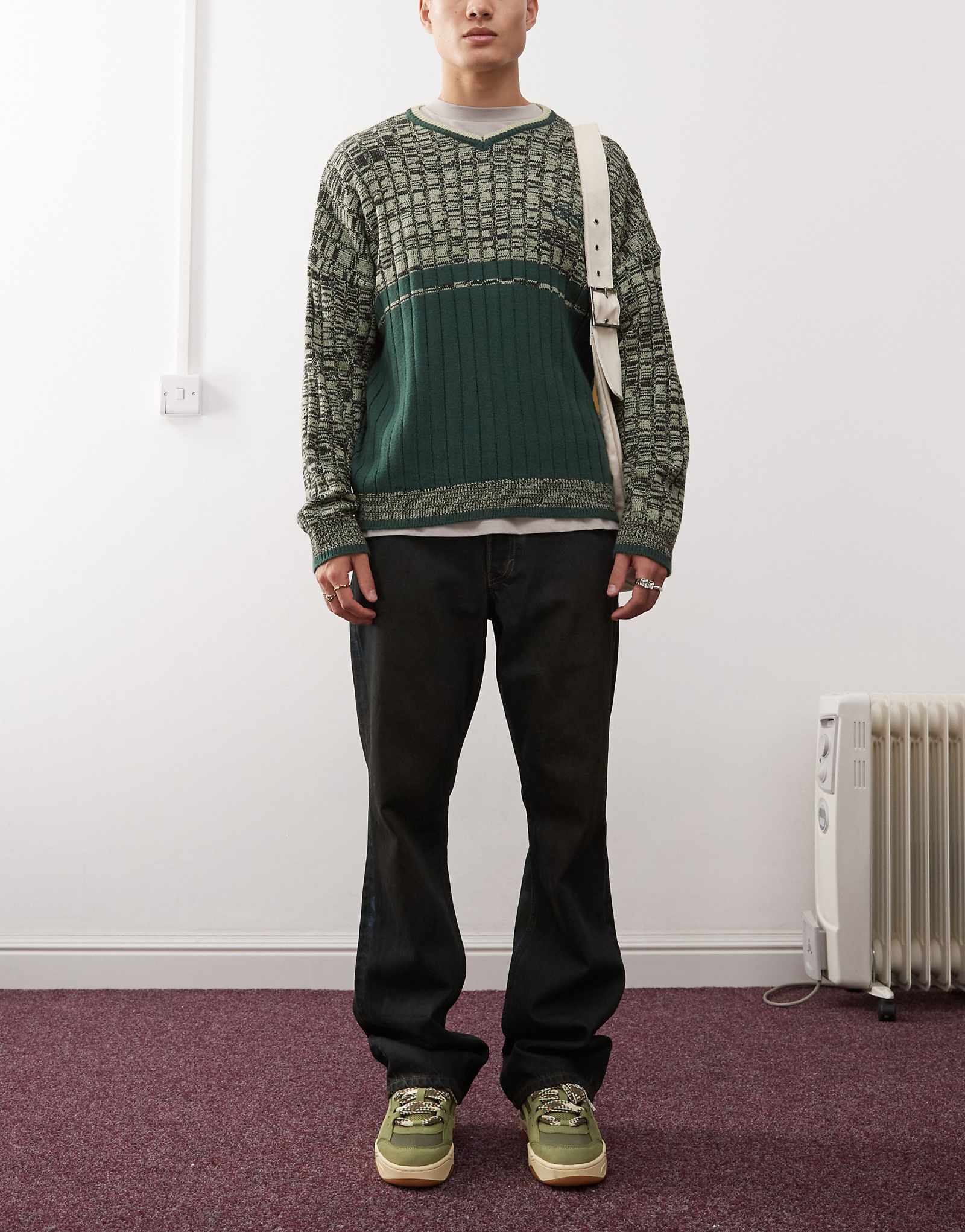 Джинсы Weekday Motion темно-синего цвета 4690₽