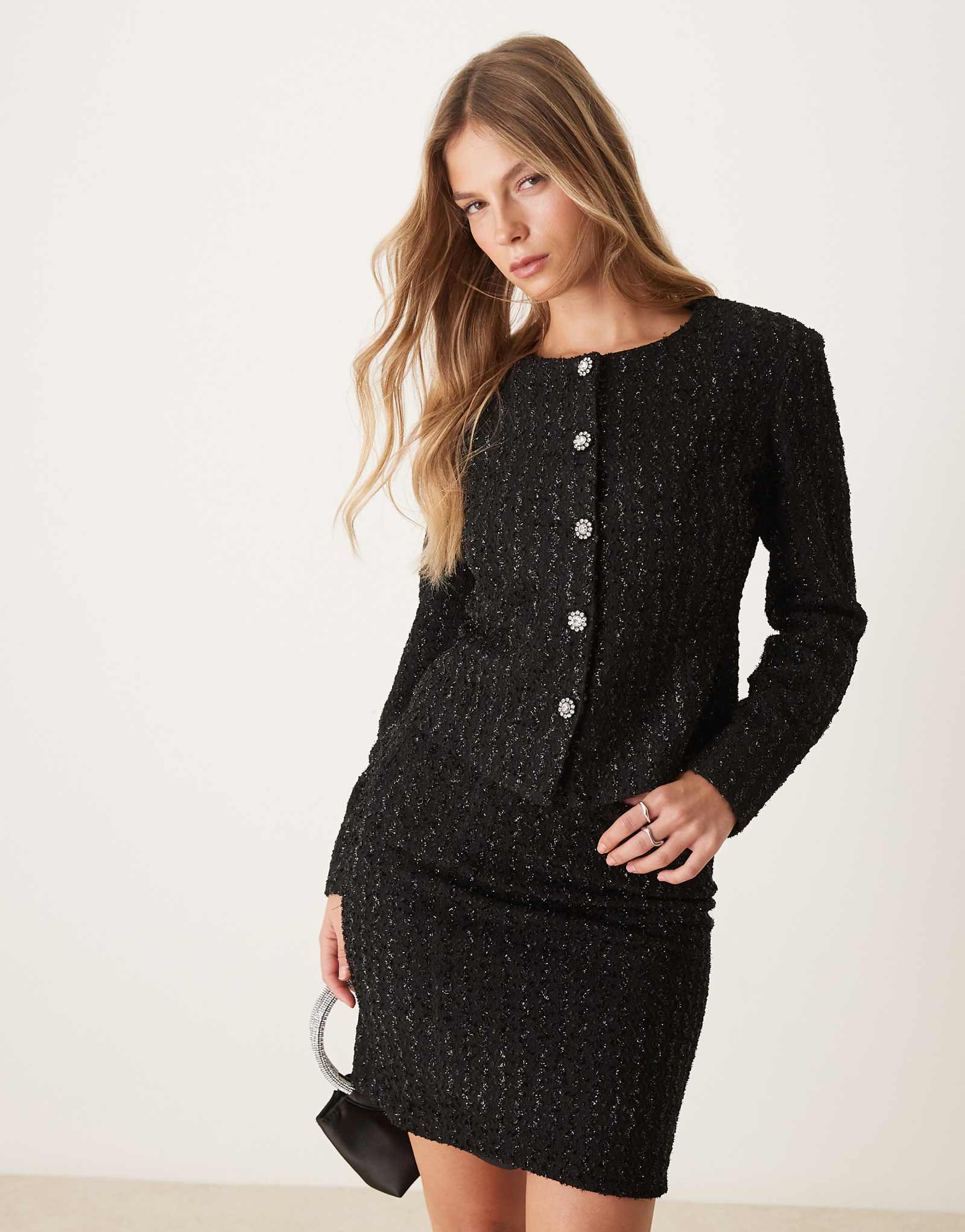 Куртка VILA glitter detail trophy черного цвета - часть комплекта 8590₽