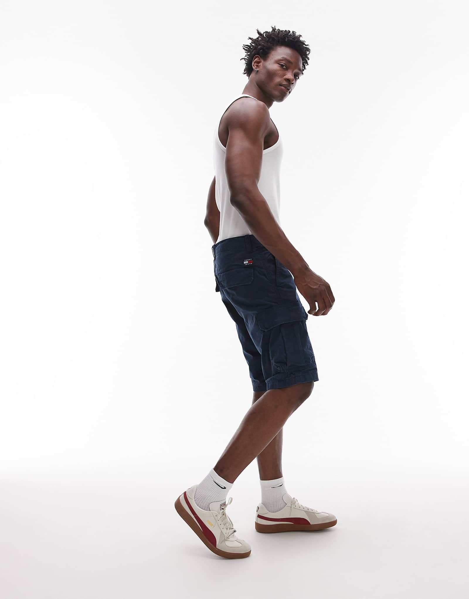 Обычные шорты-карго Tommy Jeans Otis темно-синего цвета 11590₽