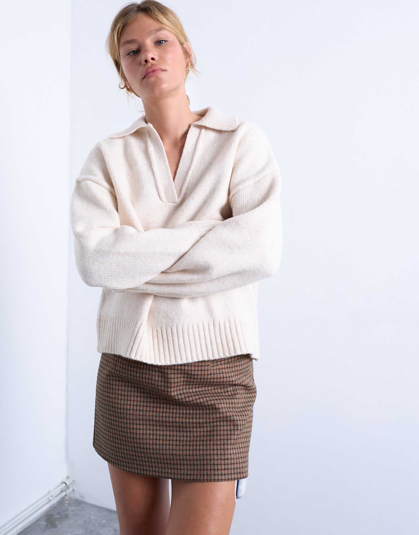 Вязаный свитер Topshop с v-образным вырезом и воротником-стойкой из овса 14290₽