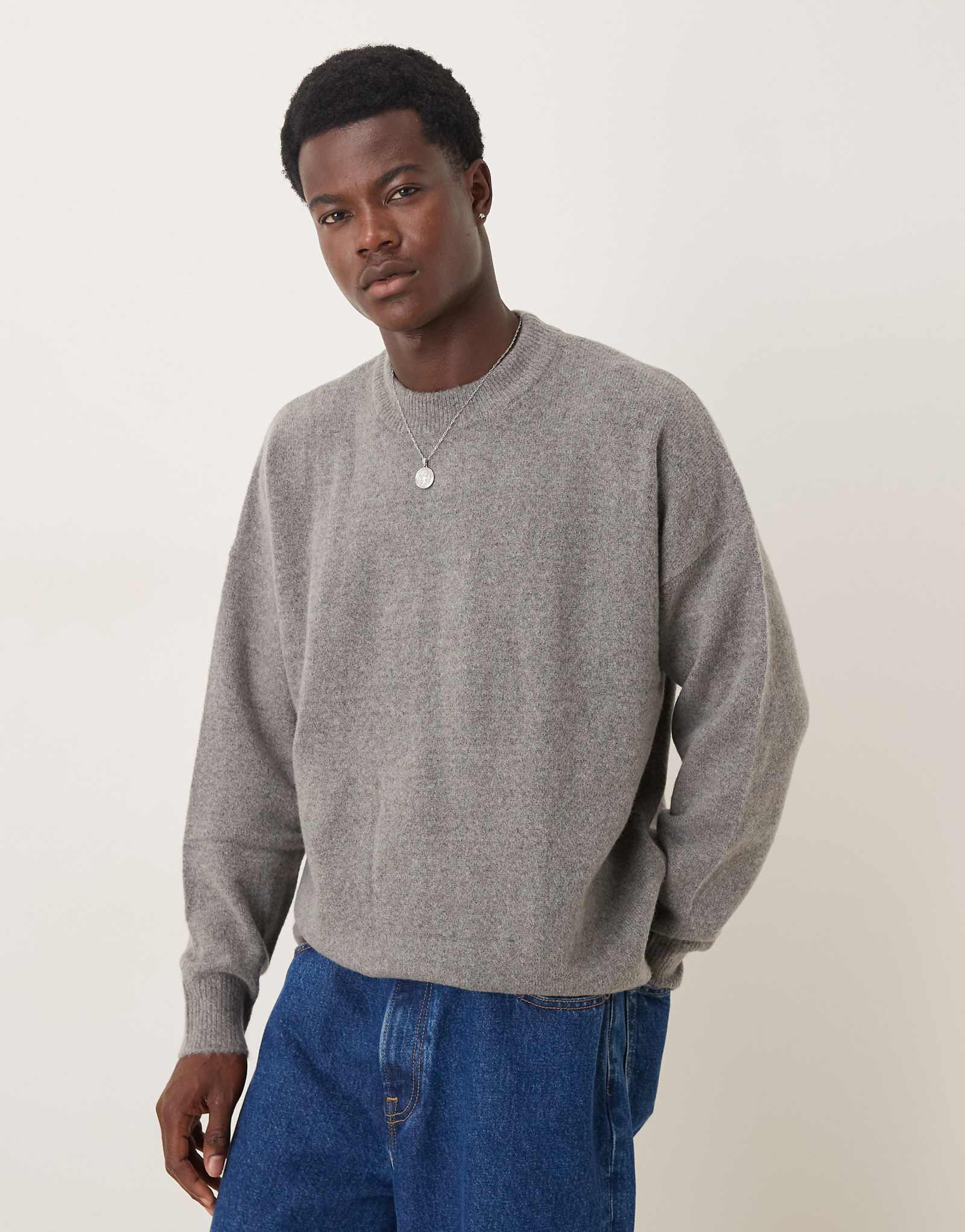 Свитер оверсайз ASOS DESIGN с круглым вырезом и начесом серый 10390₽