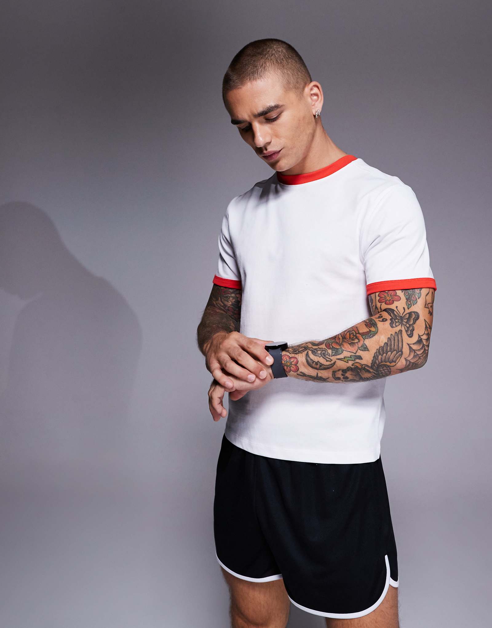 4505 Хлопковая футболка ringer для бега зауженного кроя с быстросохнущей отделкой белого цвета 5090₽