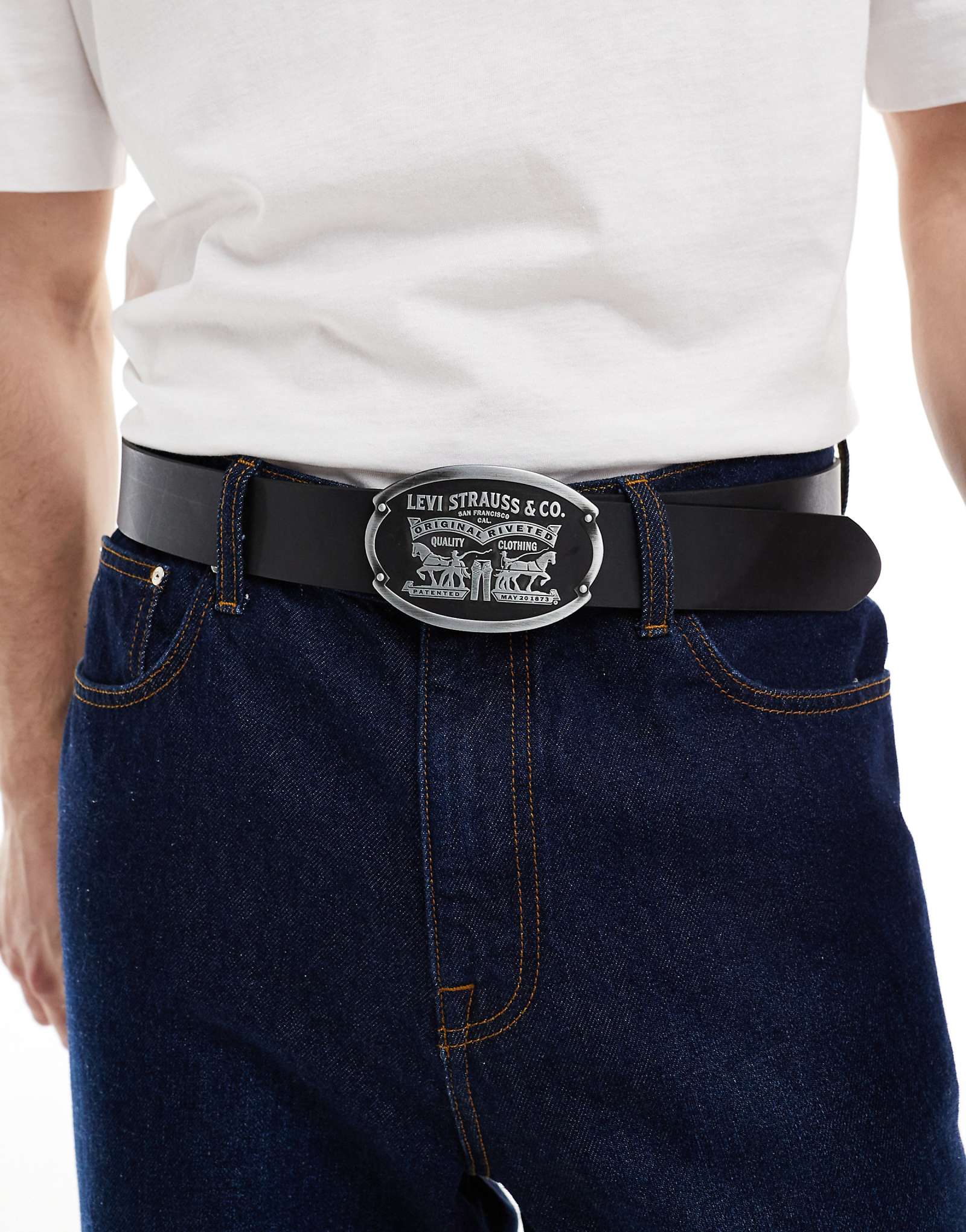 Кожаный ремень Levis billy с бляшками черного цвета 12490₽