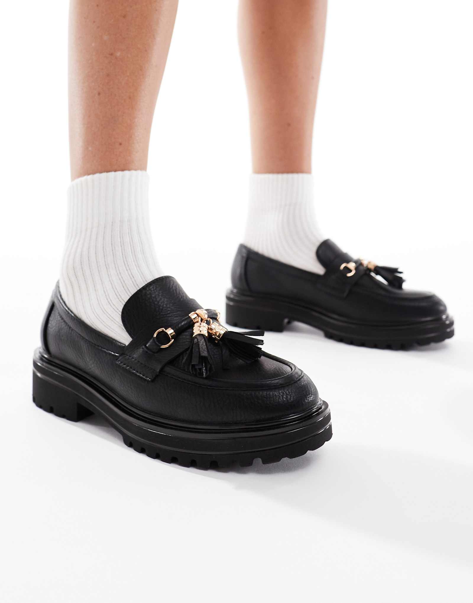 Черные лоферы SEQWL Jeep на толстой подошве с кисточками 8990₽