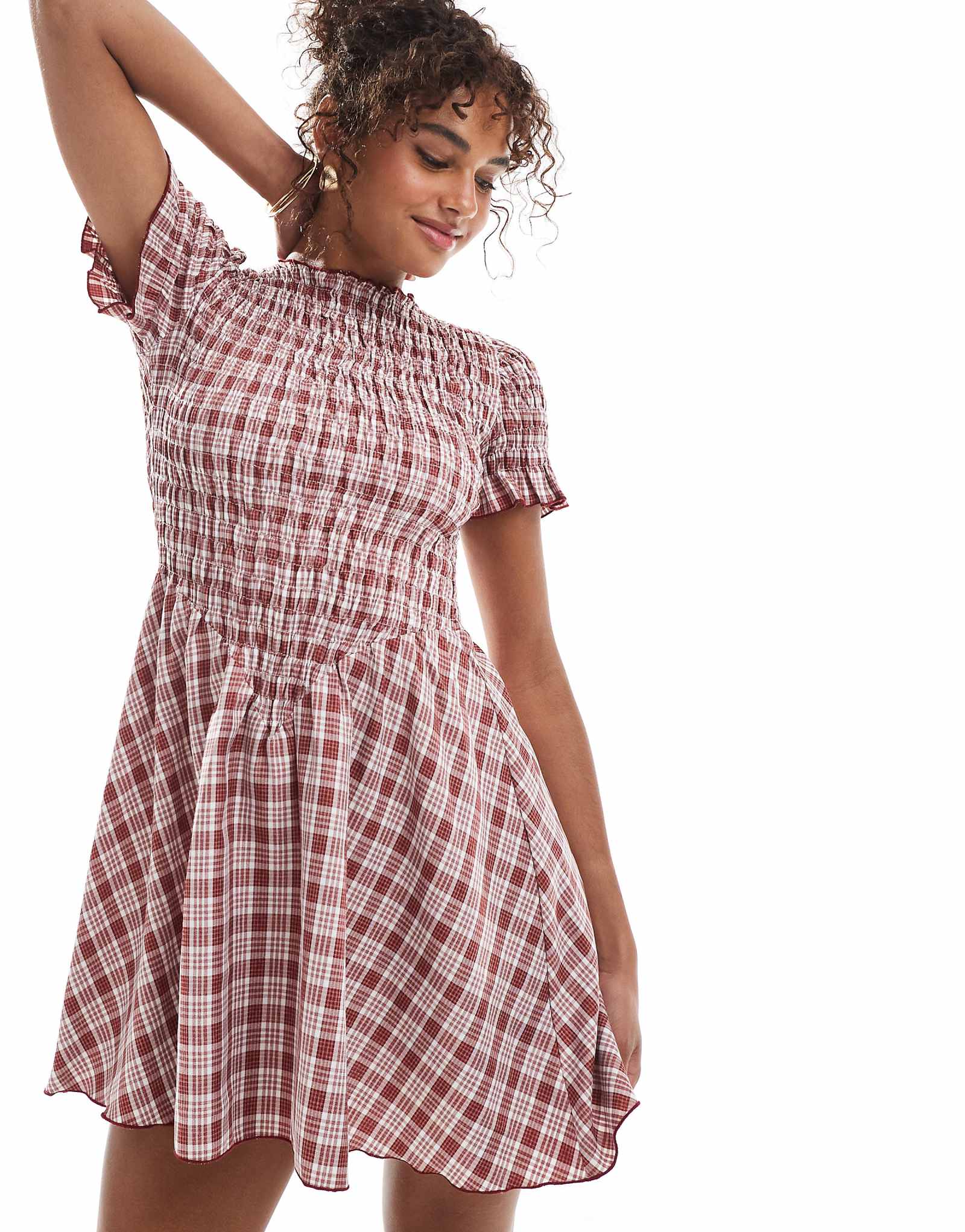 Мини-платье в складку с коротким рукавом и v-образной талией Daisy Street в красную клетку 11390₽