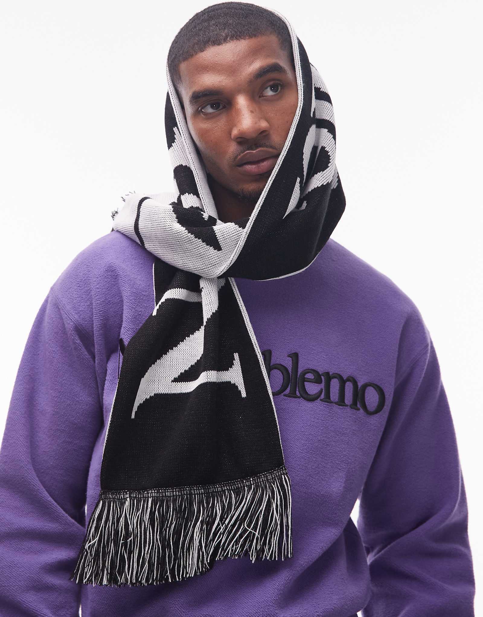 Черно-белый двусторонний шарф с логотипом No Problemo 13190₽