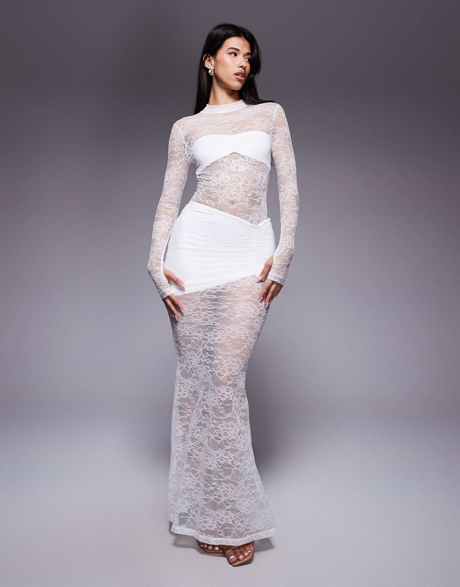 Асимметричная кружевная макси-юбка Wanderdoll Britney с рюшами на талии белого цвета - часть комплекта