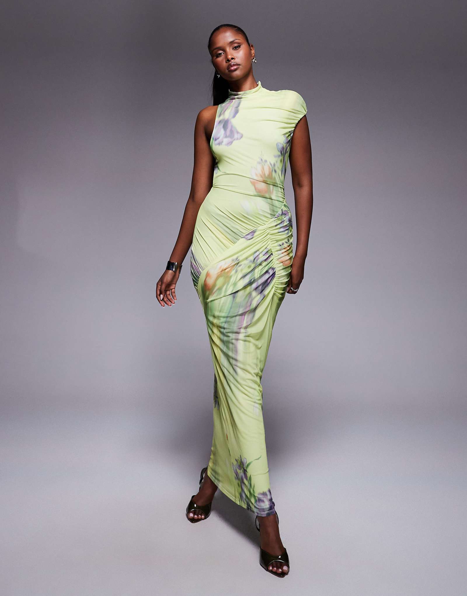 Макси-платье из сетчатой ткани с принтом ASOS DESIGN на одно плечо с коротким рукавом и высоким вырезом горловины с ботаническим цветочным принтом 13290₽