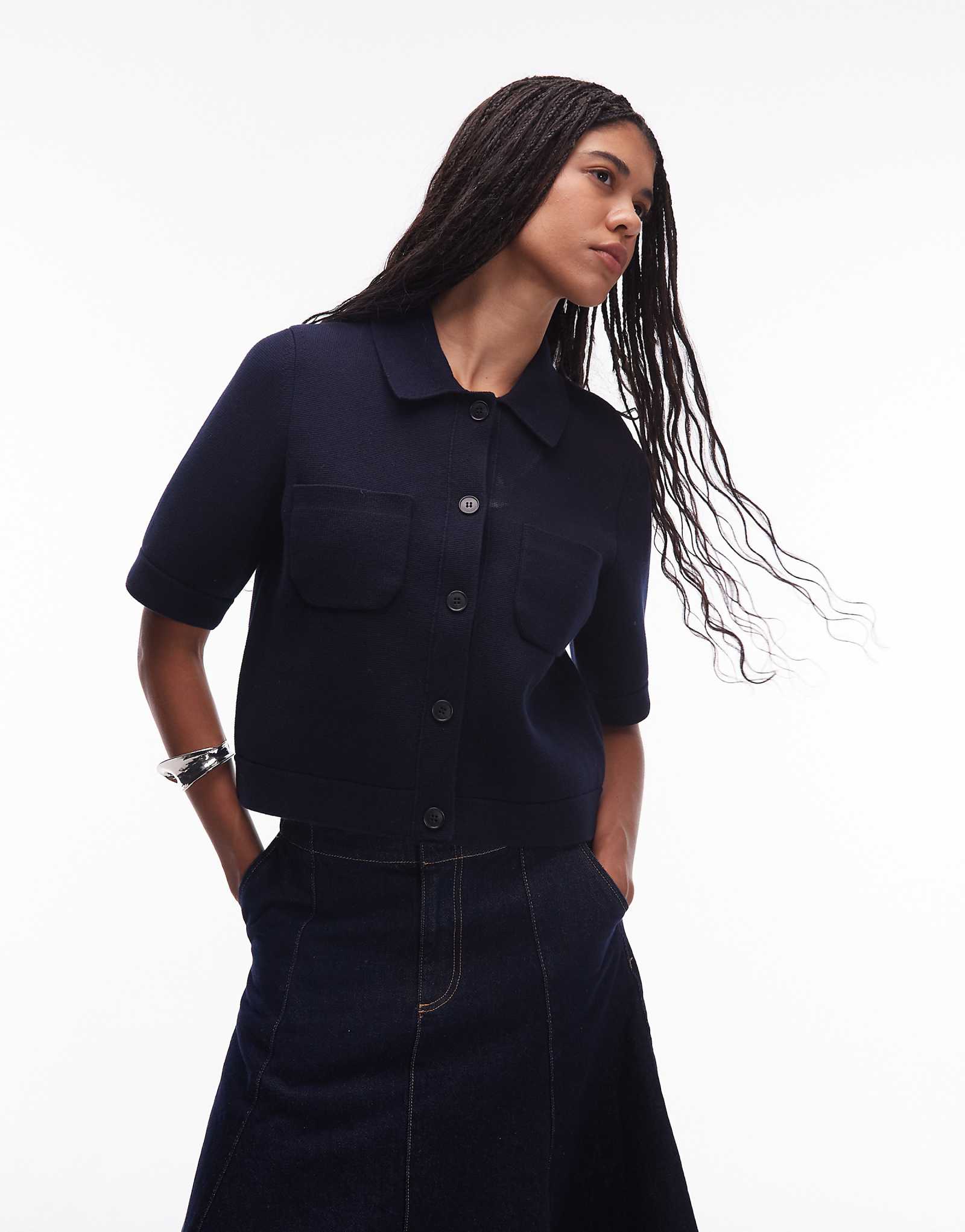 Жакет-кардиган из плотной вязки ARKET с коротким рукавом темно-синего цвета 22290₽