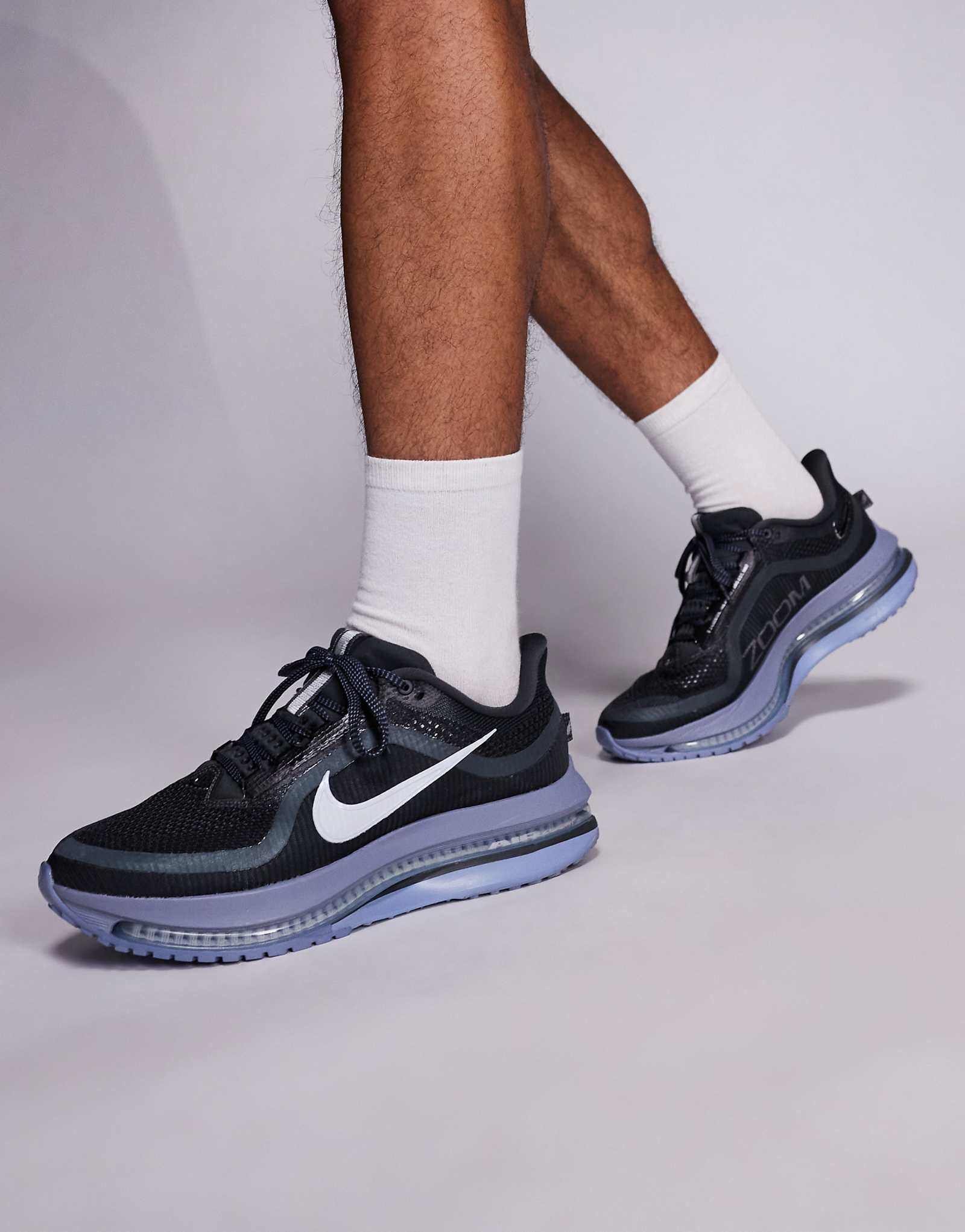 Кроссовки для бега премиум-класса Nike Pegasus темно-серого цвета 42890₽