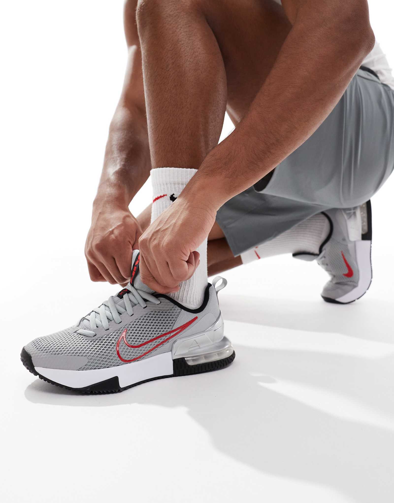 Кроссовки Nike Training Air Max Alpha 6 серого цвета 19390₽