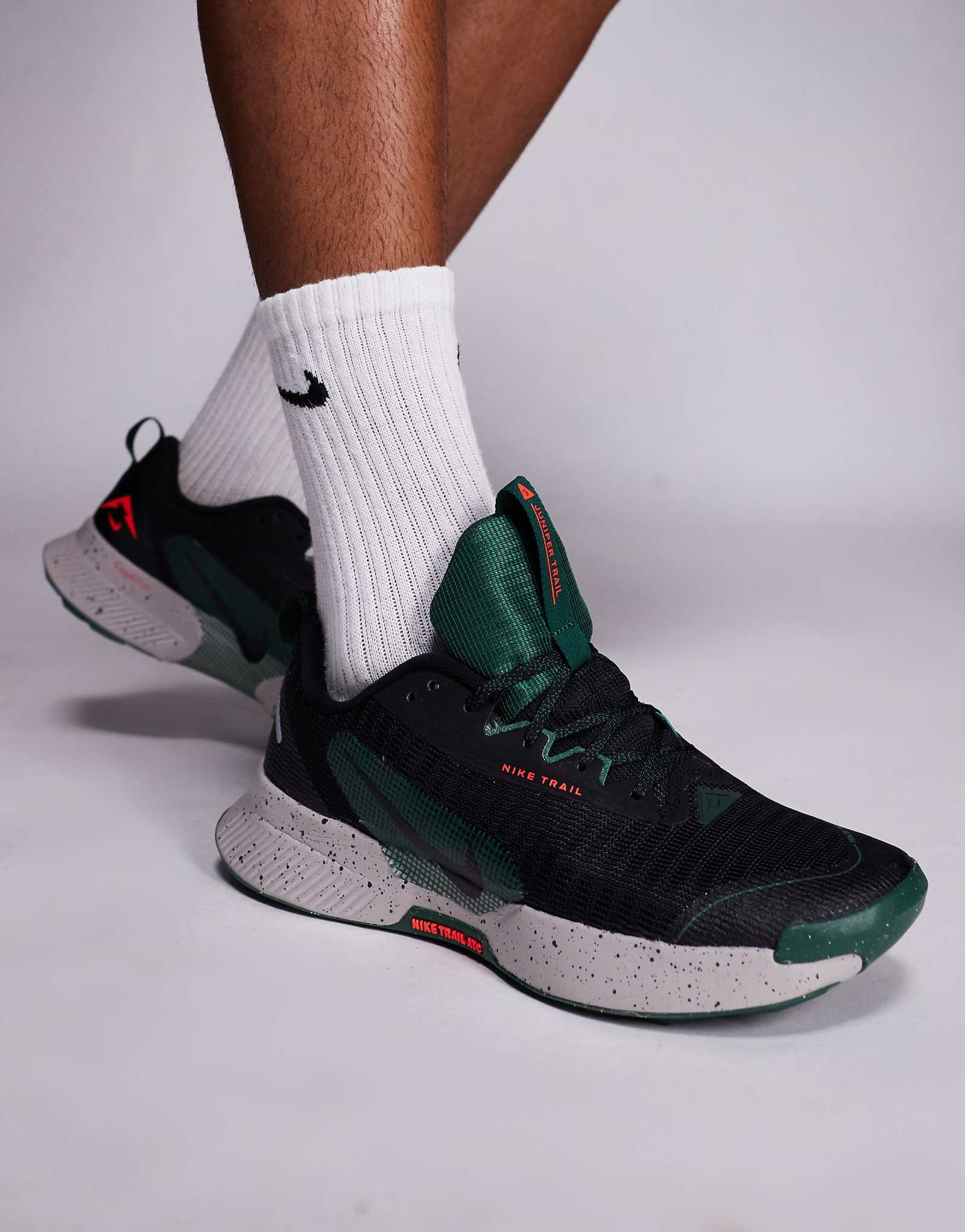 Кроссовки Nike Running Juniper Trail 3 темно-зеленого цвета 17390₽