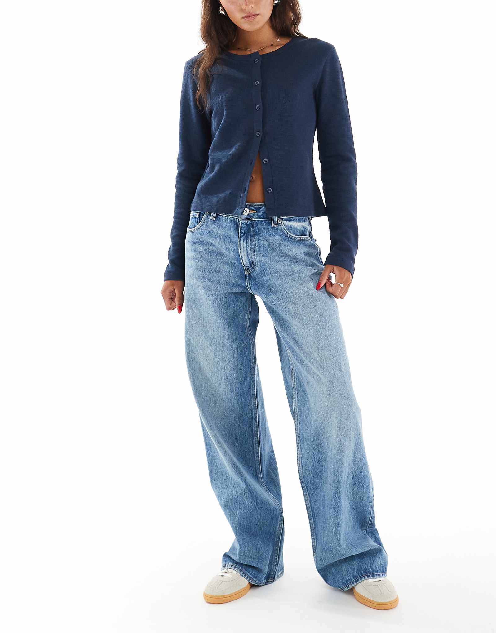 Джинсы с прямыми штанинами HUGO Blue Gamale синего цвета с эффектом стирки 25190₽