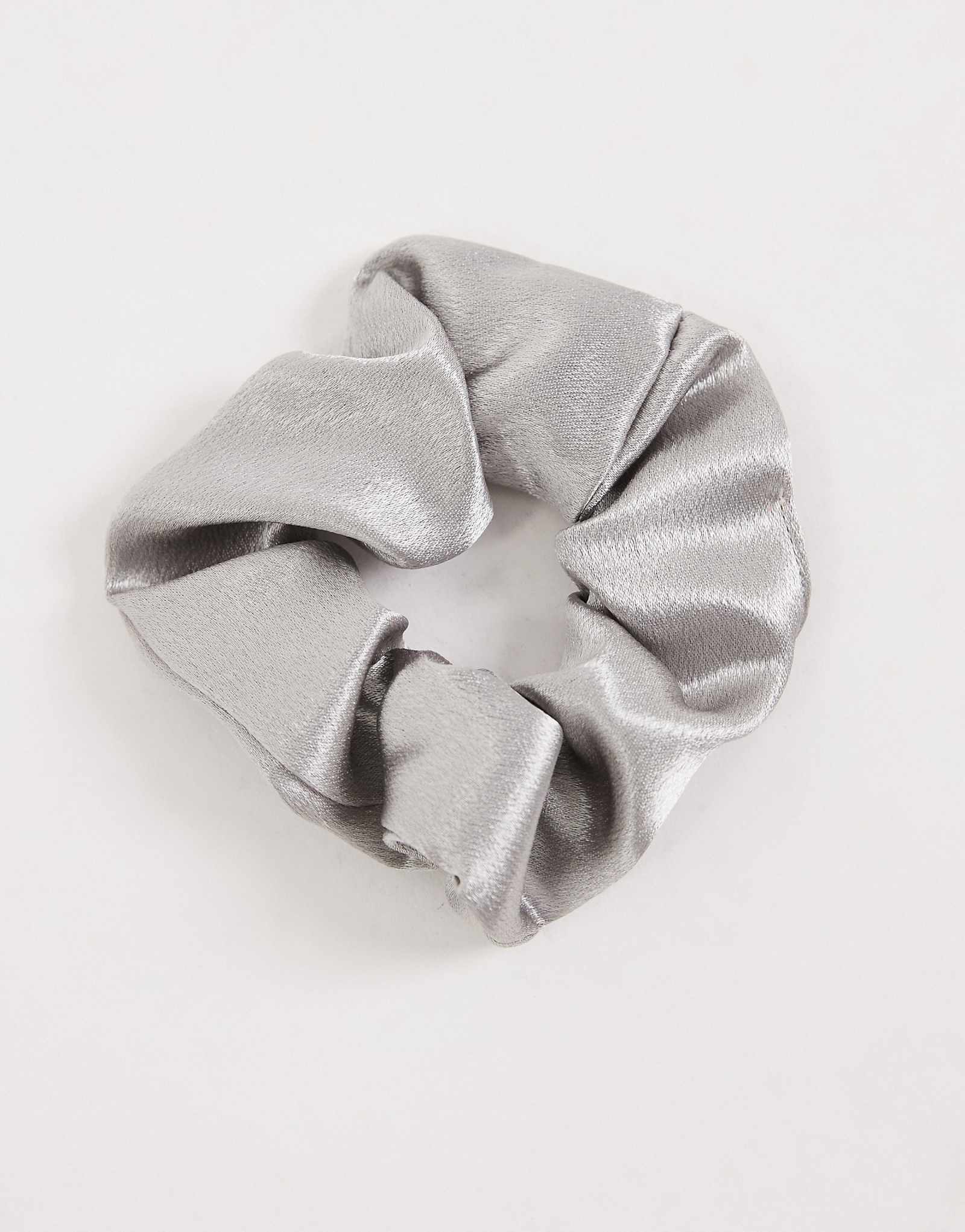 Атласная резинка для волос JJXX серебристого цвета 1890₽