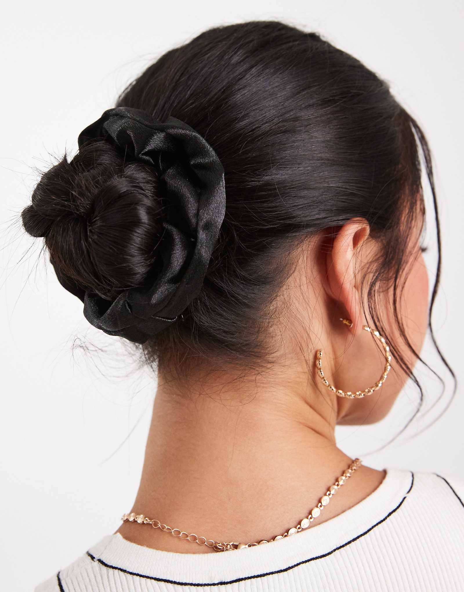 Атласная резинка для волос JJXX черного цвета 1890₽