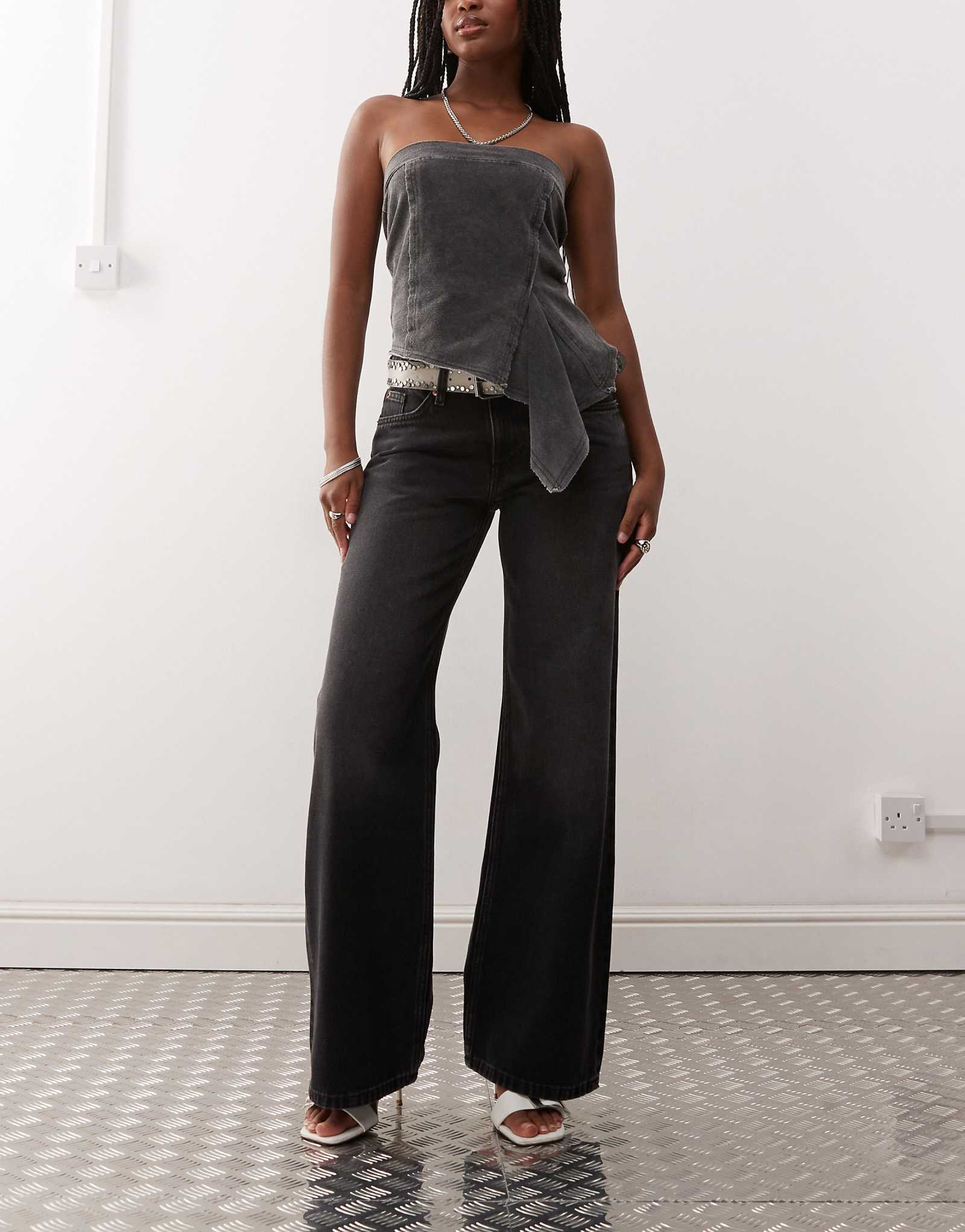 Джинсы широкие Imoo с заниженной талией черного цвета 14290₽