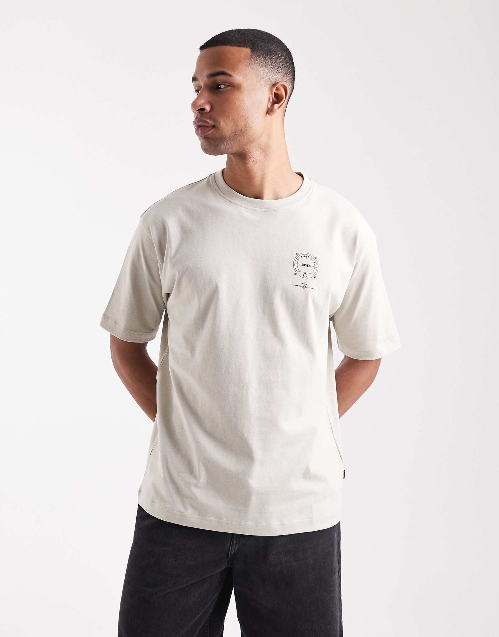 Футболка свободного кроя BOSS Orange зеленого цвета с небольшим логотипом на груди