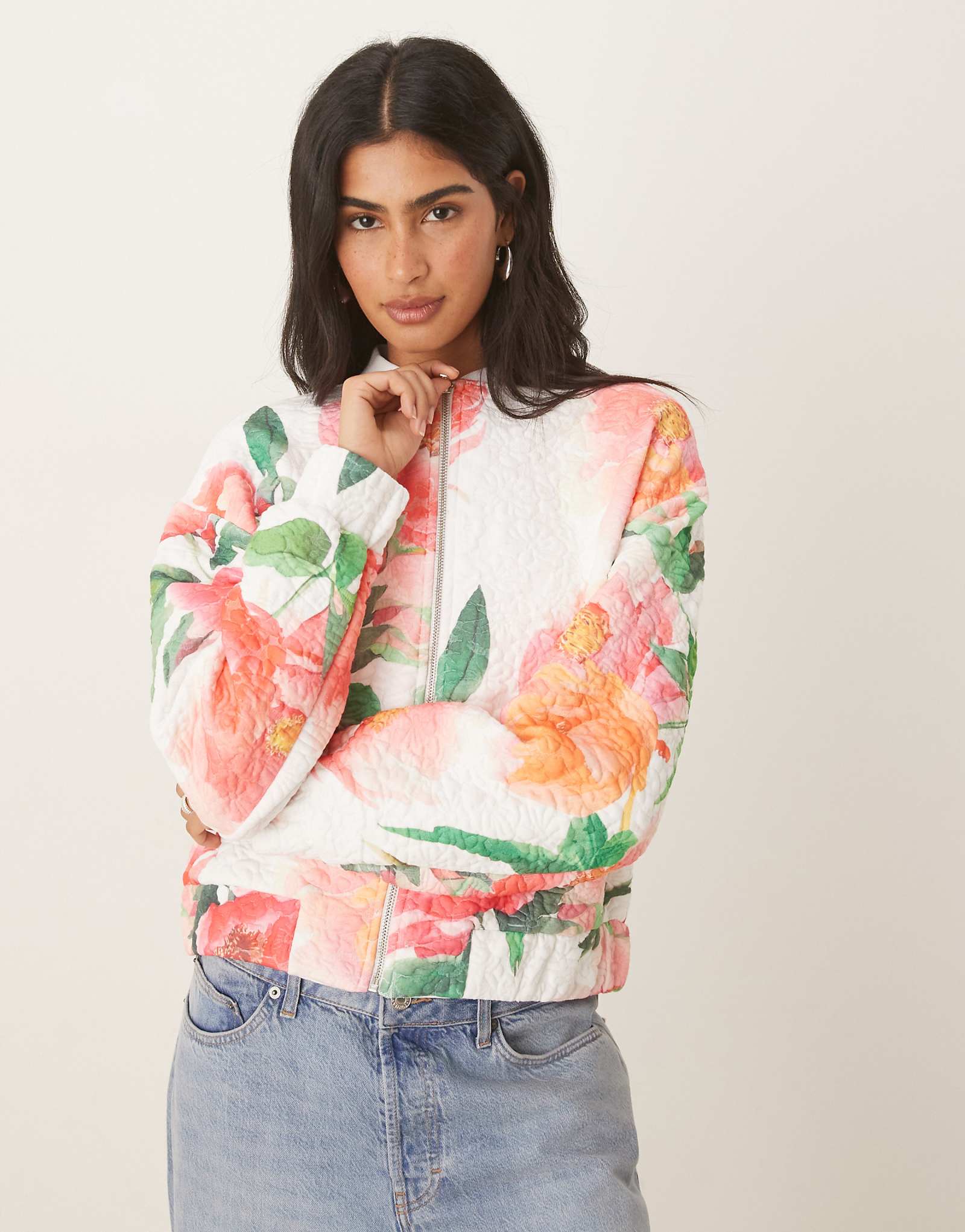 Жаккардовый жакет ASOS DESIGN кремового цвета с цветочным принтом по всему телу 11190₽