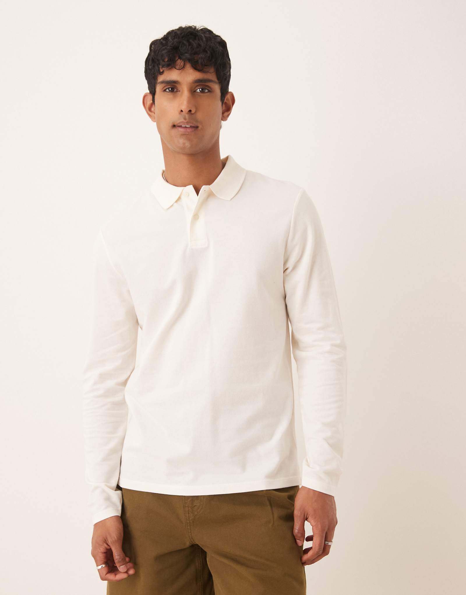 Фирменное поло ASOS DESIGN essential с длинным рукавом кремового цвета пике 4690₽