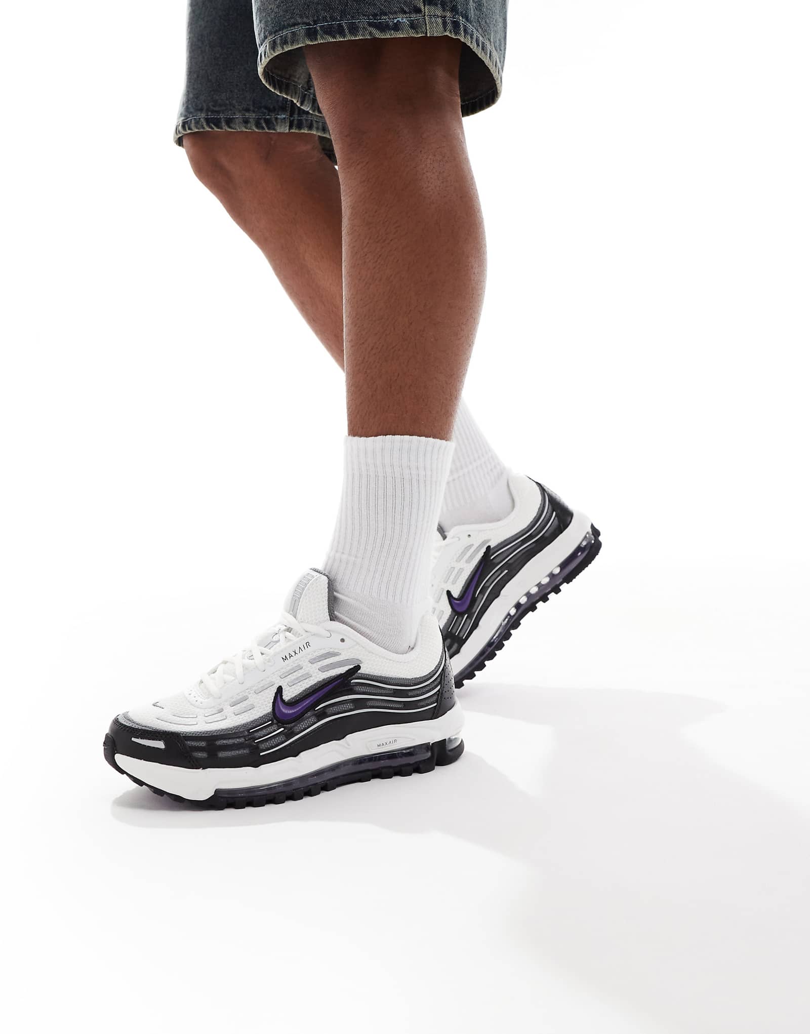 Кроссовки Nike Air Max TL 25 белого и черного цветов 36790₽