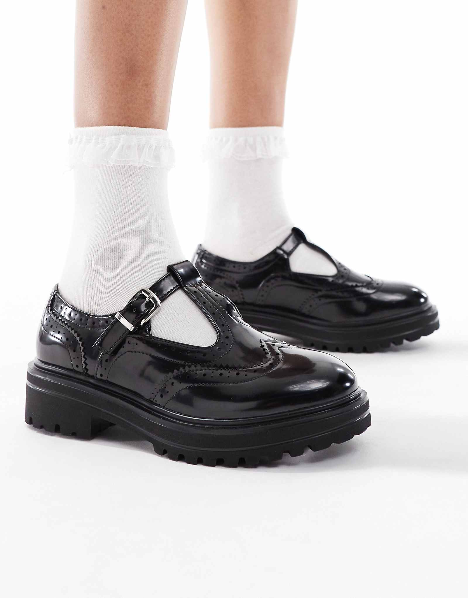 Туфли SEQWL Jeep mary jane черного цвета с перфорацией типа 