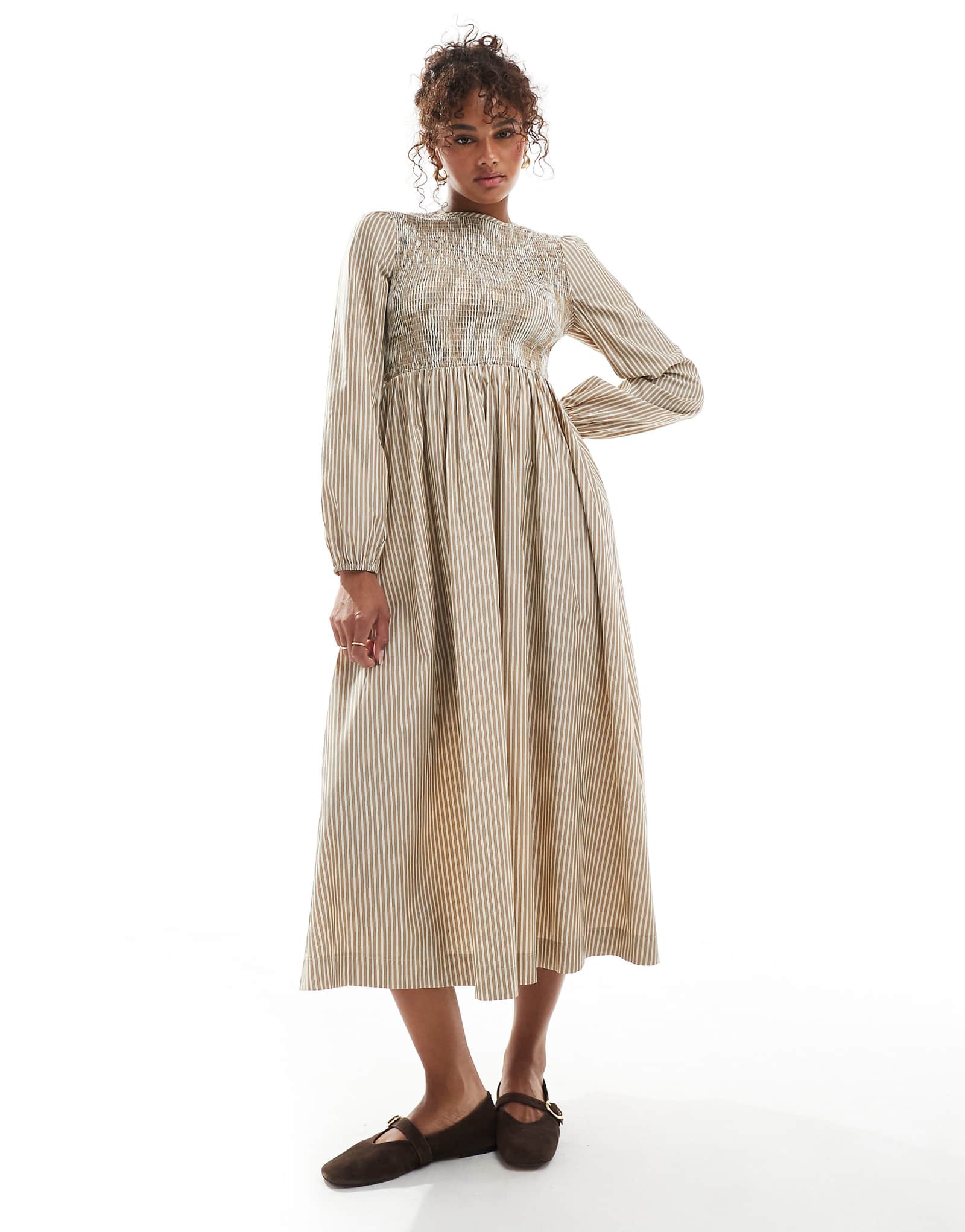 Платье мидакси с гофрированным лифом Daisy Street и длинным рукавом в натуральную полоску 11390₽