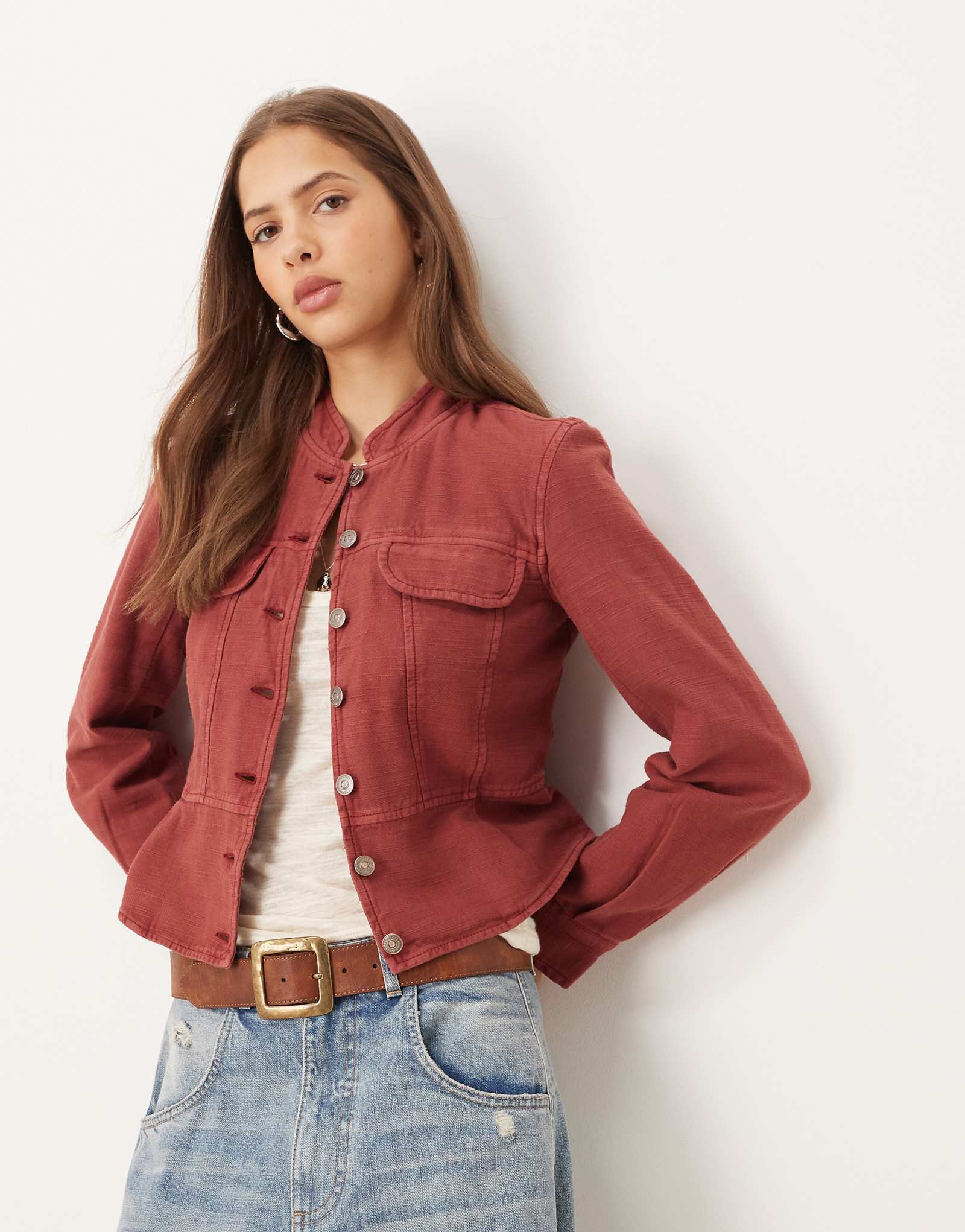 Свободные люди Джослин в красной куртке 26090₽