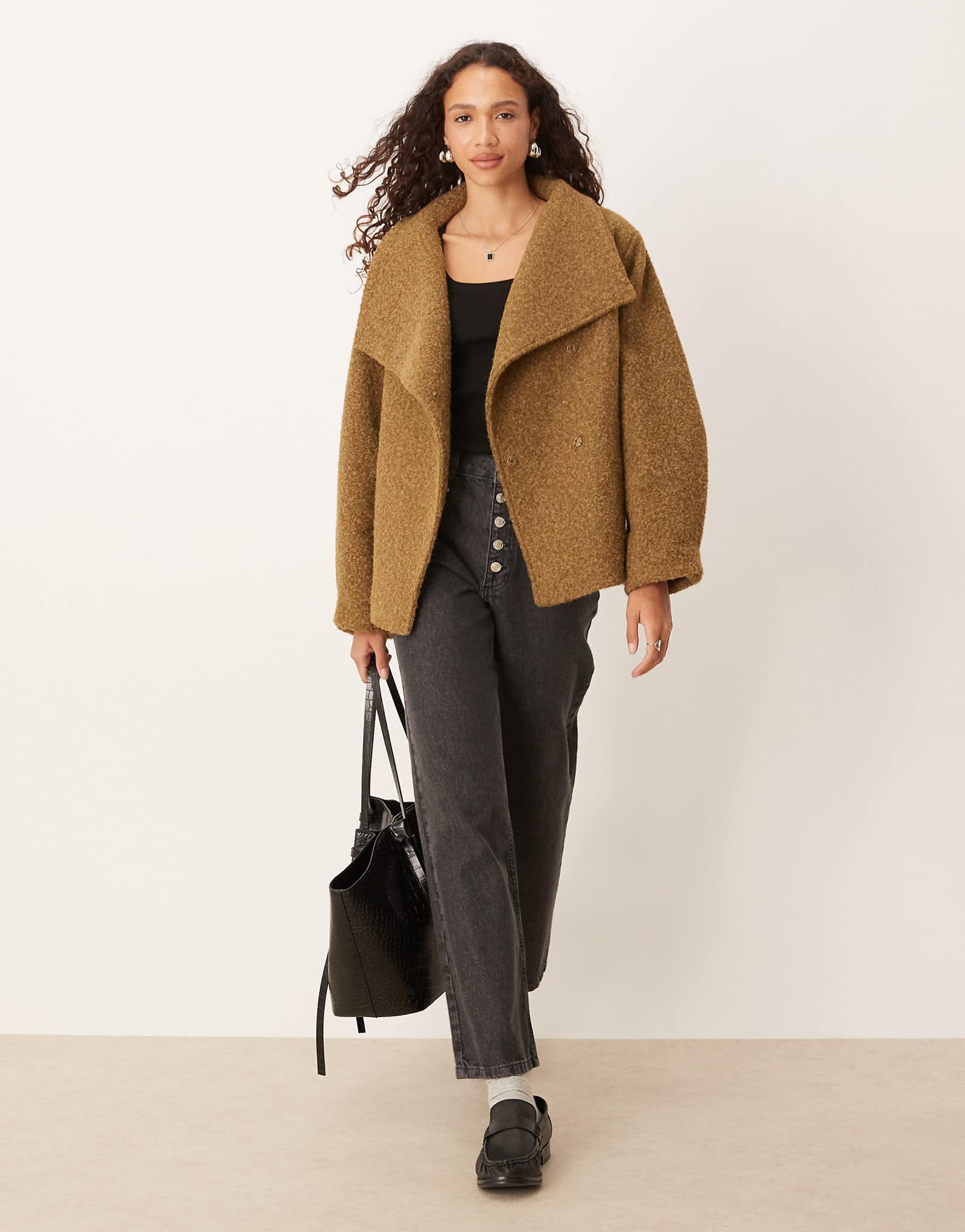 Дизайнерский уютный пиджак оверсайз с воронкообразным вырезом оливкового цвета от ASOS DESIGN 17390₽