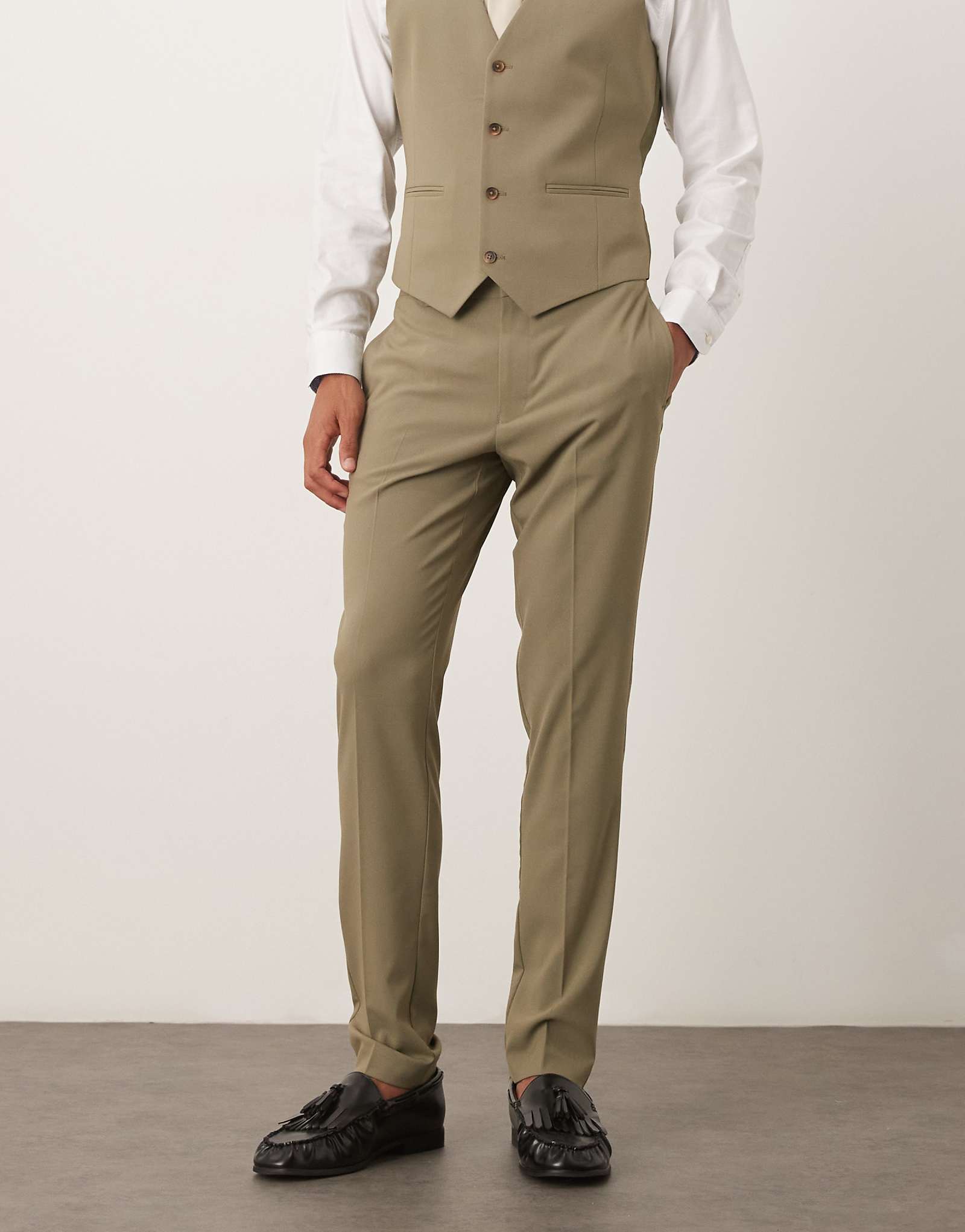 Дизайнерские узкие брюки от ASOS для костюма цвета хаки 7090₽