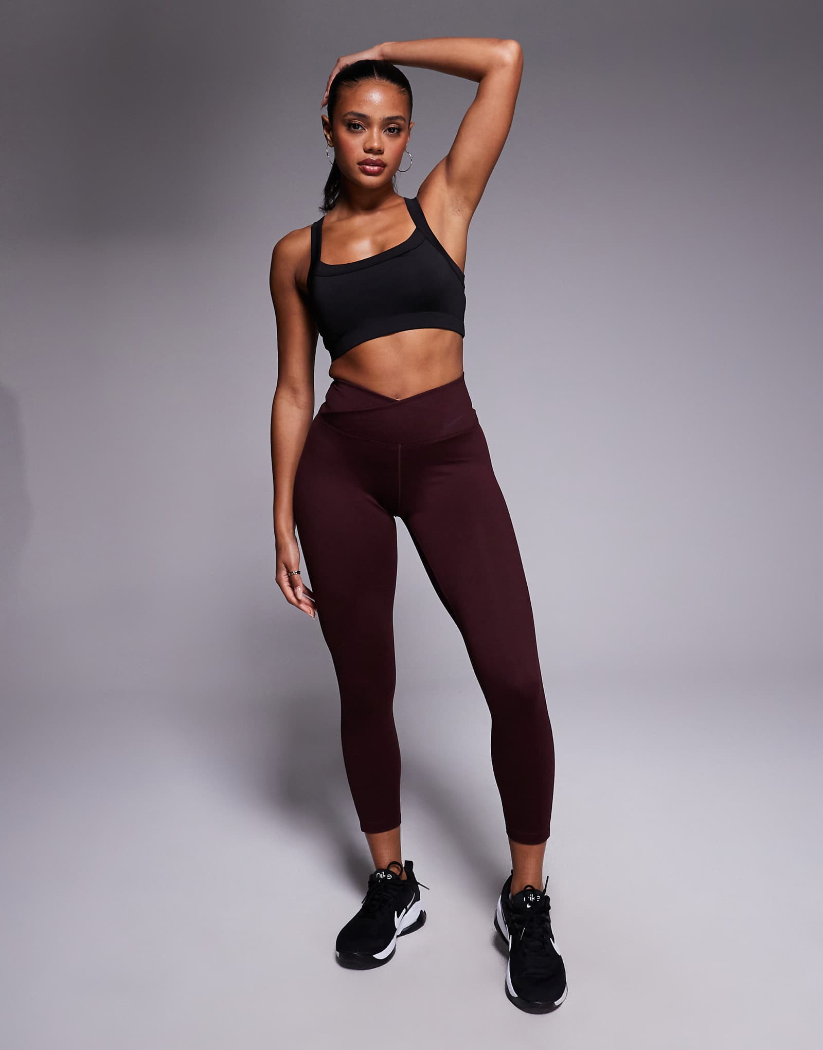 Леггинсы Nike One Training Dri-FIT 78 бордового цвета 14290₽