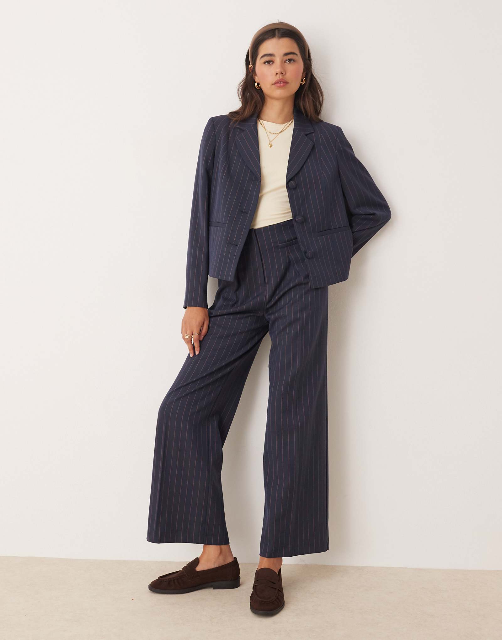 Сшитые на заказ Мисс Селфридж брюки с высокой талией в темно-синюю полоску 11690₽