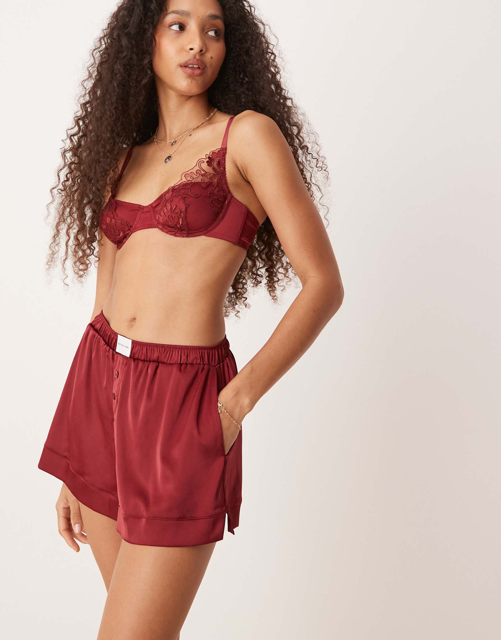 Атласные боксерские шорты Kat The Label Baxter цвета ревеня 17390₽