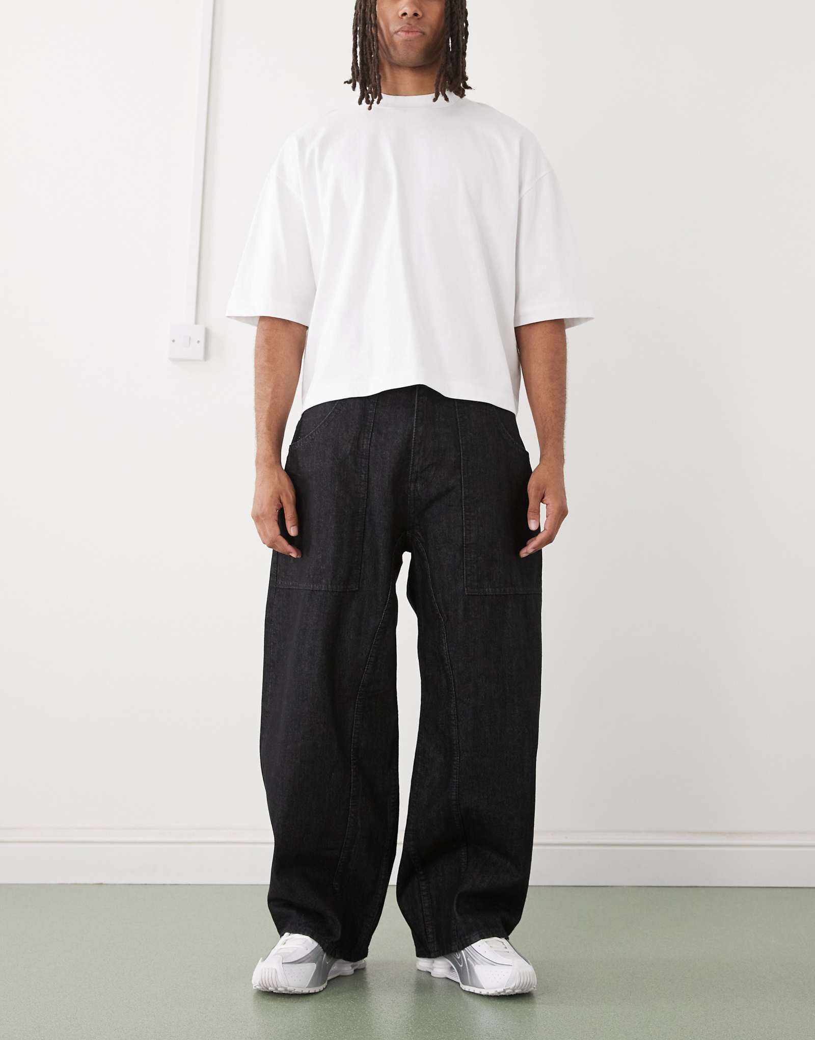 Дешевые джинсы Monday Dunno super baggy skater черного цвета с полосканием 14890₽