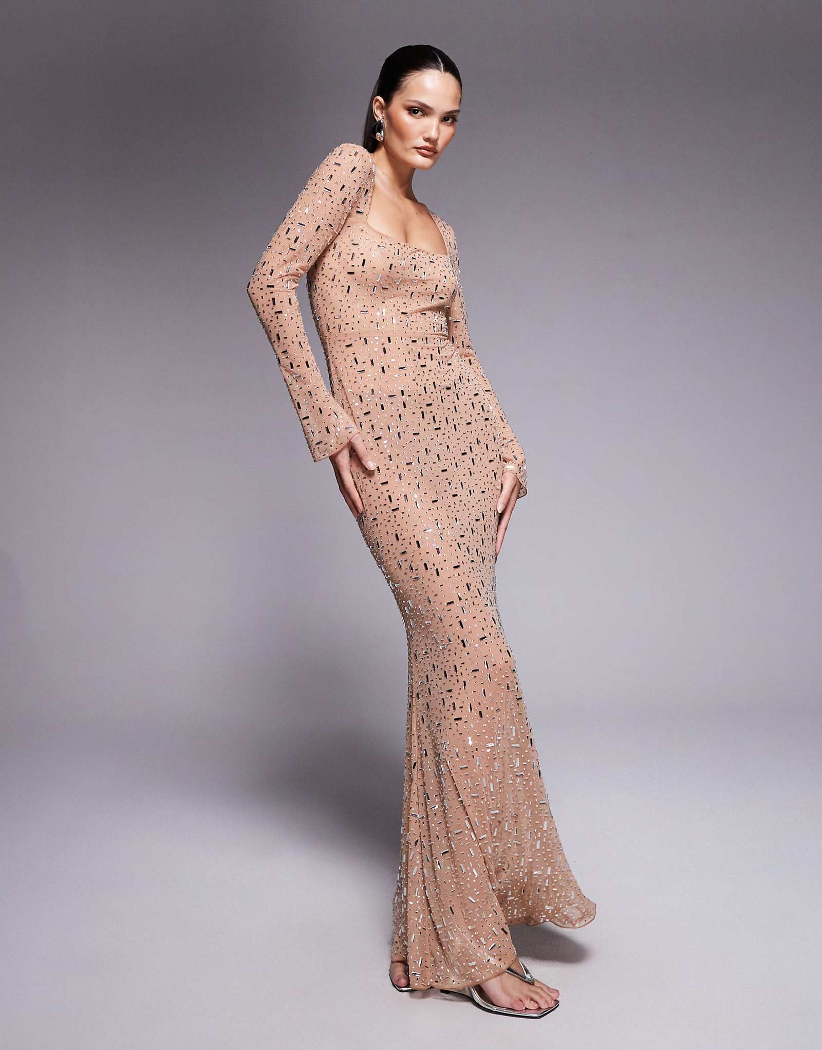 Облегающее макси-платье Oh Polly с длинным рукавом и украшением hot fix бежевого цвета