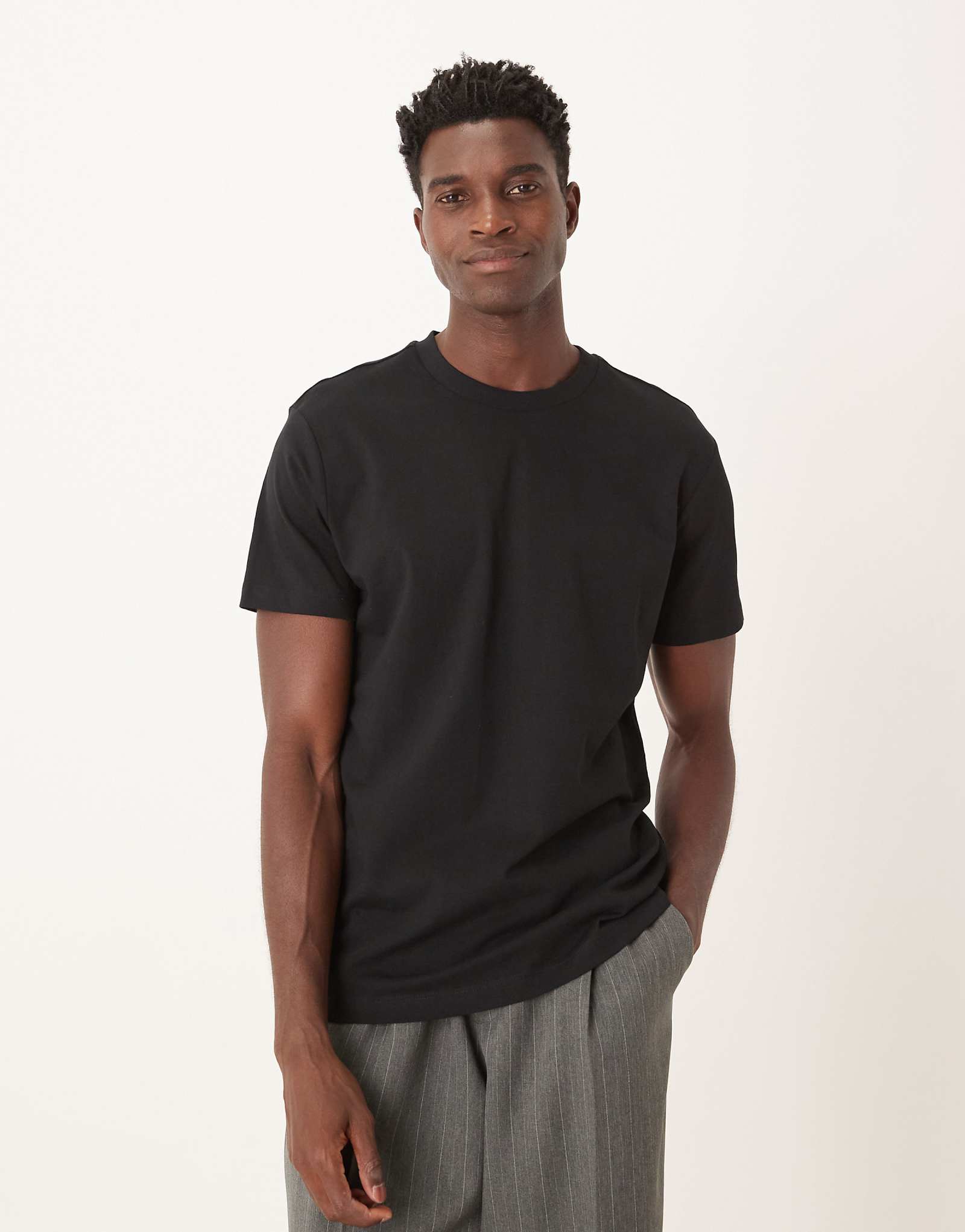 Футболка Mango из 100 хлопка черного цвета 5290₽