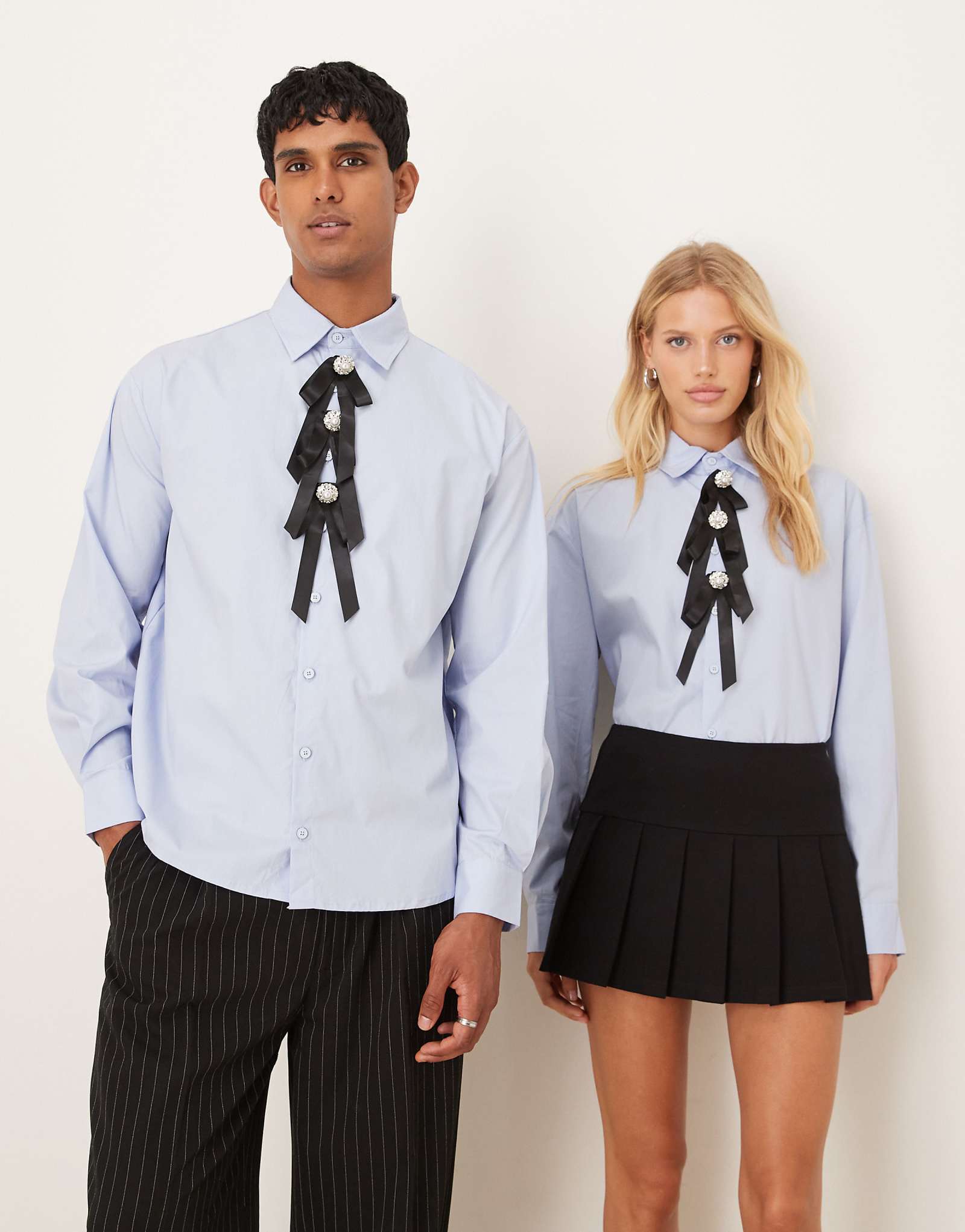 Синяя рубашка унисекс с тройным бантом Sister Jane