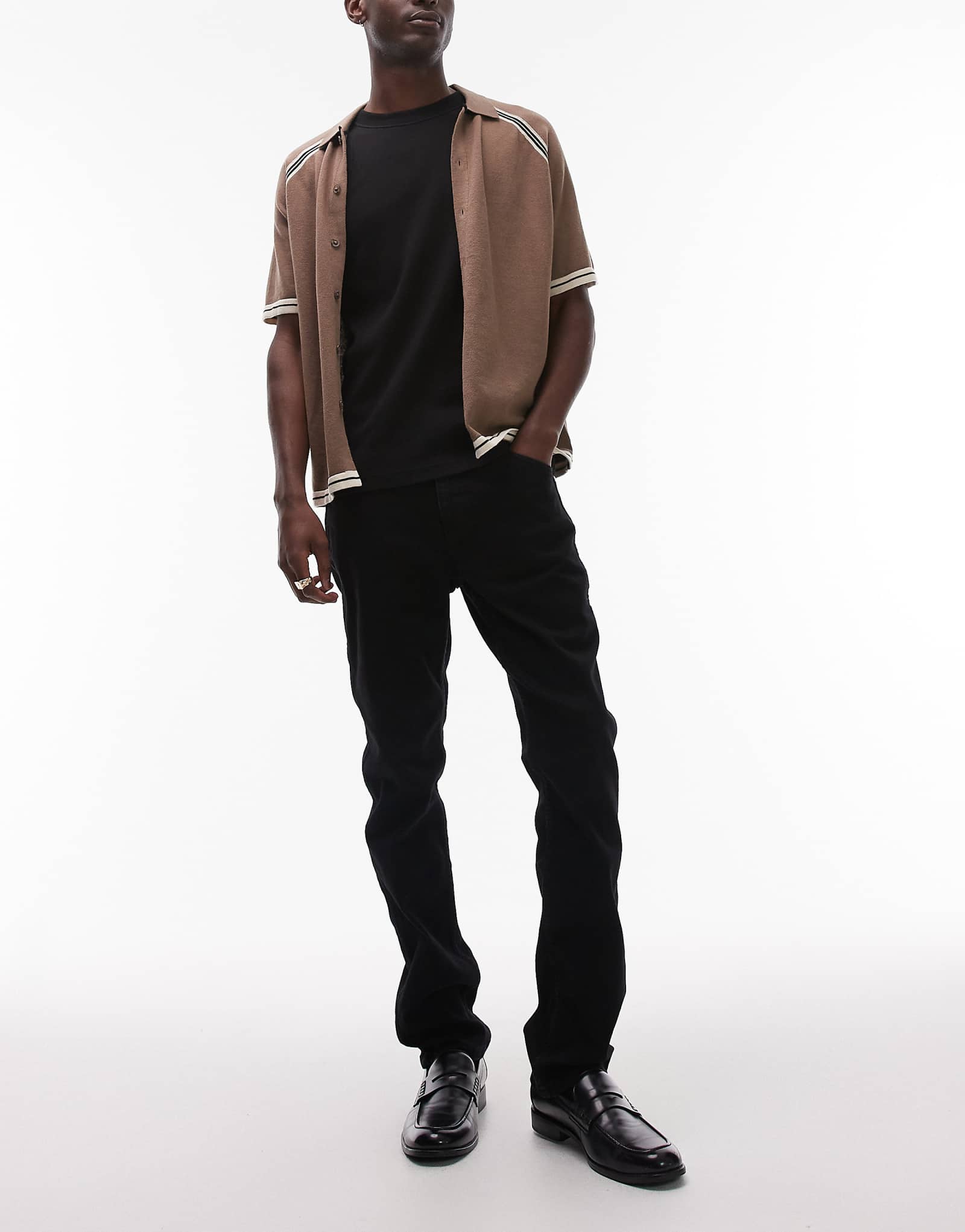 Джинсы прямого кроя Wrangler Greensboro черного цвета